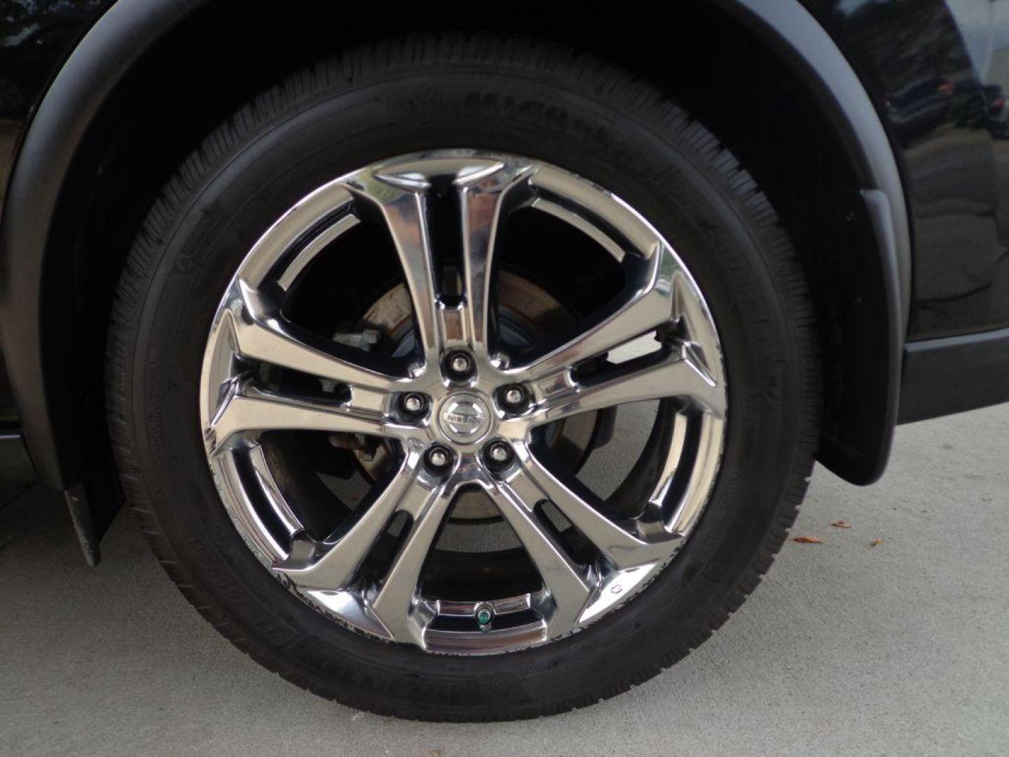 2017 BLACK NISSAN MURANO SL (5N1AZ2MH5HN) with an 3.5L engine, Continuously Variable transmission, located at 6610 L St., Omaha, NE, 68117, (402) 731-7800, 41.212872, -96.014702 - Photo#10