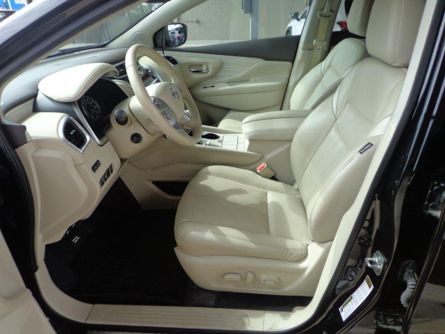 2017 BLACK NISSAN MURANO SL (5N1AZ2MH5HN) with an 3.5L engine, Continuously Variable transmission, located at 6610 L St., Omaha, NE, 68117, (402) 731-7800, 41.212872, -96.014702 - Photo#12