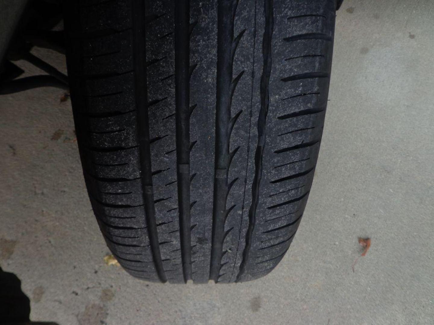 2014 GRAY SUBARU FORESTER 2.5I PREMIUM (JF2SJAGCXEH) with an 2.5L engine, Continuously Variable transmission, located at 6610 L St., Omaha, NE, 68117, (402) 731-7800, 41.212872, -96.014702 - THIS VEHICLE HAS A CLEAN TITLE WITH A FREE CARFAX PROVIDED! 1-OWNER, CLEAN CARFAX, LOW MILEAGE, FULLY INSPECTED, COMPLETELY RUST-FREE UNDERNEATH WITH HEATED SEATS, SUNROOF AND BACKUP CAM. *****We have found that most customers do the majority of their shopping online before visiting a dealership - Photo#6