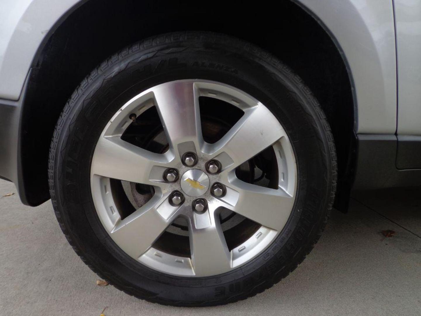 2011 SILVER CHEVROLET TRAVERSE LTZ (1GNKVLEDXBJ) with an 3.6L engine, Automatic transmission, located at 6610 L St., Omaha, NE, 68117, (402) 731-7800, 41.212872, -96.014702 - THIS VEHICLE HAS A CLEAN TITLE WITH A FREE CARFAX PROVIDED! SHARP LTZ WITH LOW MILEAGE, CLEAN CARFAX, SUNROOF, NAV, REAR ENTERTAINMENT, HEATED/COOLED FRONT SEATS, 2ND ROW CAPTAIN CHAIRS AND MUCH MORE! *****We have found that most customers do the majority of their shopping online before visiti - Photo#8