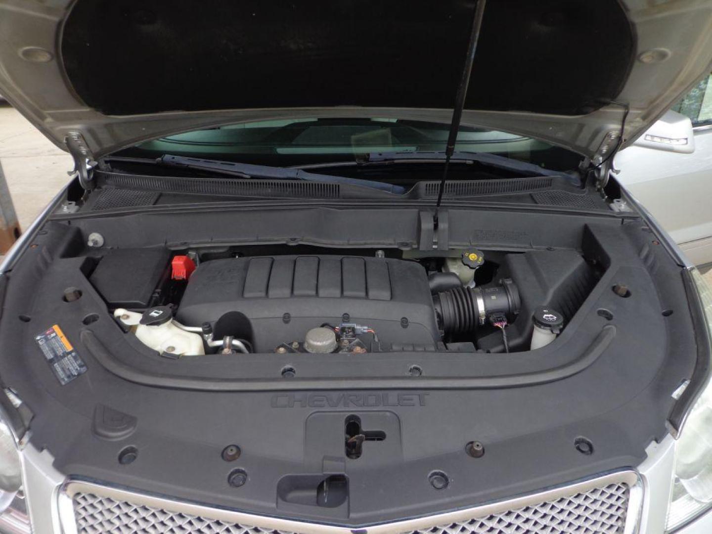 2011 SILVER CHEVROLET TRAVERSE LTZ (1GNKVLEDXBJ) with an 3.6L engine, Automatic transmission, located at 6610 L St., Omaha, NE, 68117, (402) 731-7800, 41.212872, -96.014702 - THIS VEHICLE HAS A CLEAN TITLE WITH A FREE CARFAX PROVIDED! SHARP LTZ WITH LOW MILEAGE, CLEAN CARFAX, SUNROOF, NAV, REAR ENTERTAINMENT, HEATED/COOLED FRONT SEATS, 2ND ROW CAPTAIN CHAIRS AND MUCH MORE! *****We have found that most customers do the majority of their shopping online before visiti - Photo#10