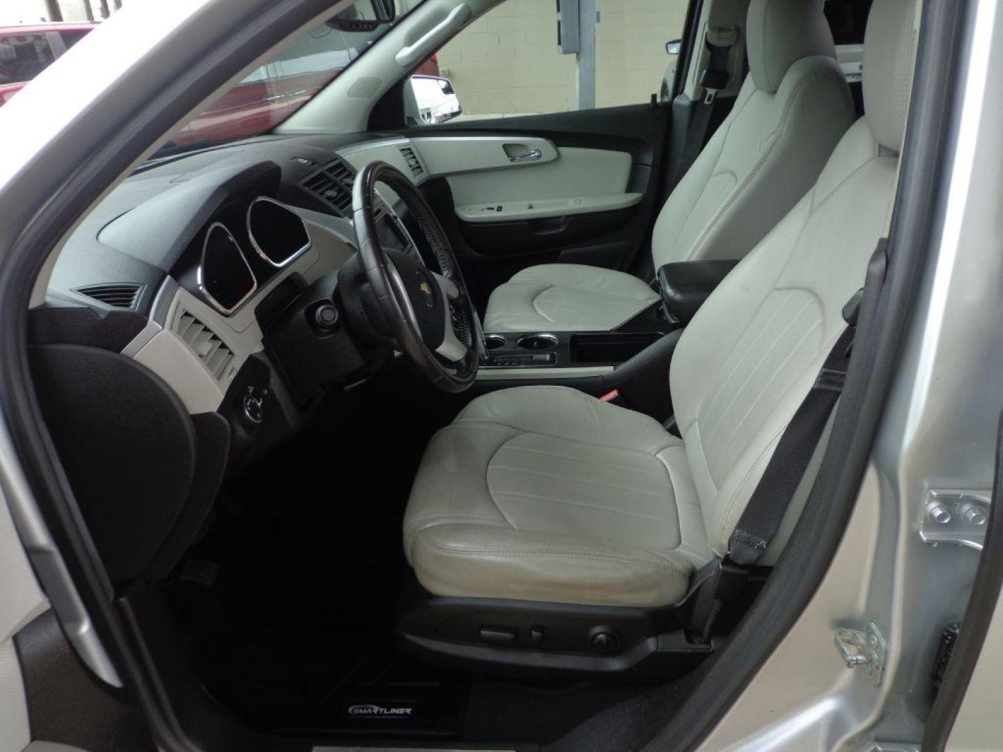 2011 SILVER CHEVROLET TRAVERSE LTZ (1GNKVLEDXBJ) with an 3.6L engine, Automatic transmission, located at 6610 L St., Omaha, NE, 68117, (402) 731-7800, 41.212872, -96.014702 - THIS VEHICLE HAS A CLEAN TITLE WITH A FREE CARFAX PROVIDED! SHARP LTZ WITH LOW MILEAGE, CLEAN CARFAX, SUNROOF, NAV, REAR ENTERTAINMENT, HEATED/COOLED FRONT SEATS, 2ND ROW CAPTAIN CHAIRS AND MUCH MORE! *****We have found that most customers do the majority of their shopping online before visiti - Photo#11