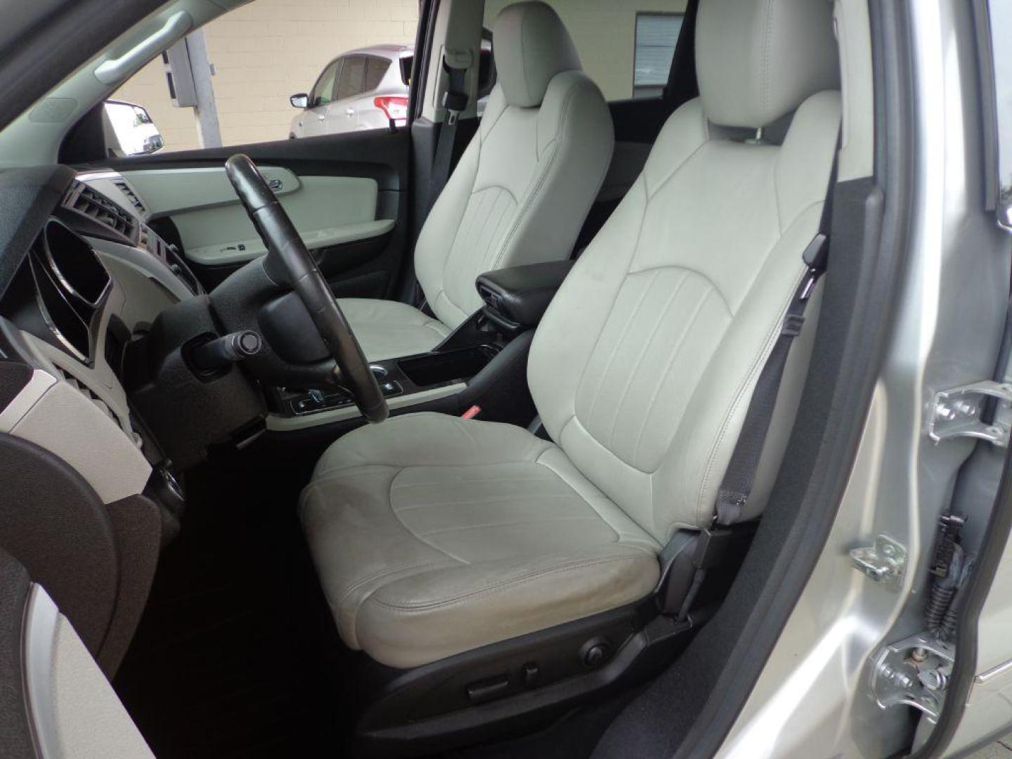 2011 SILVER CHEVROLET TRAVERSE LTZ (1GNKVLEDXBJ) with an 3.6L engine, Automatic transmission, located at 6610 L St., Omaha, NE, 68117, (402) 731-7800, 41.212872, -96.014702 - THIS VEHICLE HAS A CLEAN TITLE WITH A FREE CARFAX PROVIDED! SHARP LTZ WITH LOW MILEAGE, CLEAN CARFAX, SUNROOF, NAV, REAR ENTERTAINMENT, HEATED/COOLED FRONT SEATS, 2ND ROW CAPTAIN CHAIRS AND MUCH MORE! *****We have found that most customers do the majority of their shopping online before visiti - Photo#12