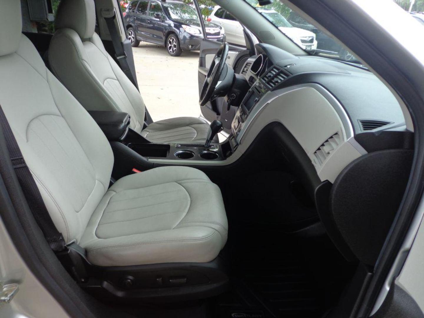2011 SILVER CHEVROLET TRAVERSE LTZ (1GNKVLEDXBJ) with an 3.6L engine, Automatic transmission, located at 6610 L St., Omaha, NE, 68117, (402) 731-7800, 41.212872, -96.014702 - THIS VEHICLE HAS A CLEAN TITLE WITH A FREE CARFAX PROVIDED! SHARP LTZ WITH LOW MILEAGE, CLEAN CARFAX, SUNROOF, NAV, REAR ENTERTAINMENT, HEATED/COOLED FRONT SEATS, 2ND ROW CAPTAIN CHAIRS AND MUCH MORE! *****We have found that most customers do the majority of their shopping online before visiti - Photo#14