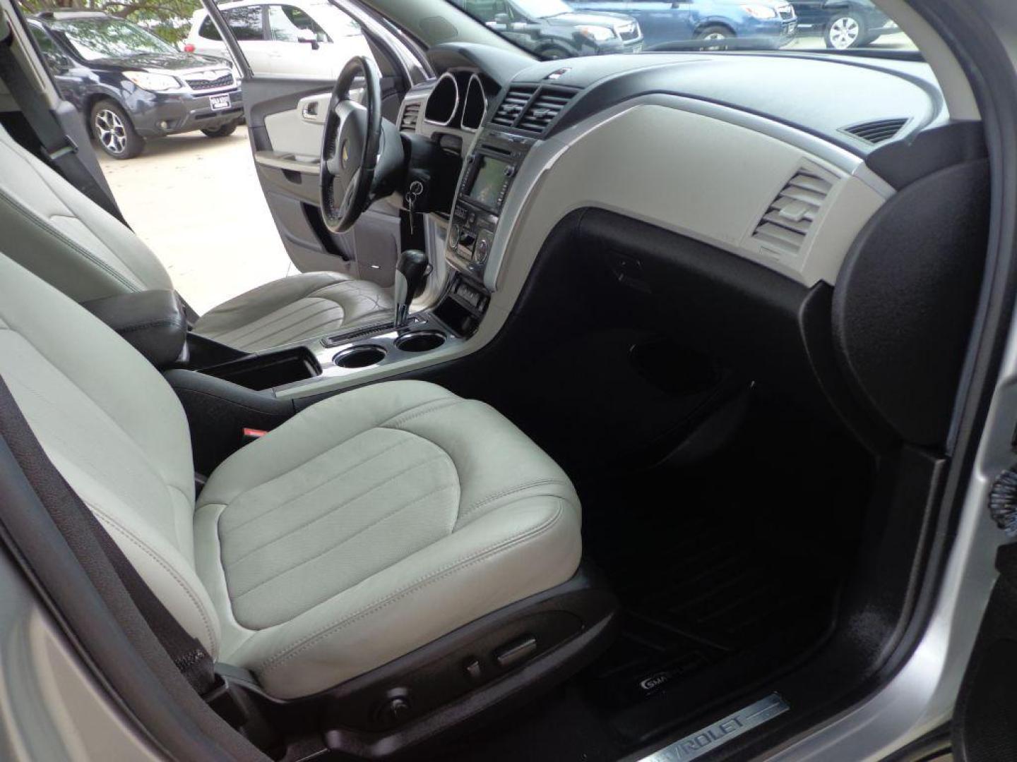 2011 SILVER CHEVROLET TRAVERSE LTZ (1GNKVLEDXBJ) with an 3.6L engine, Automatic transmission, located at 6610 L St., Omaha, NE, 68117, (402) 731-7800, 41.212872, -96.014702 - THIS VEHICLE HAS A CLEAN TITLE WITH A FREE CARFAX PROVIDED! SHARP LTZ WITH LOW MILEAGE, CLEAN CARFAX, SUNROOF, NAV, REAR ENTERTAINMENT, HEATED/COOLED FRONT SEATS, 2ND ROW CAPTAIN CHAIRS AND MUCH MORE! *****We have found that most customers do the majority of their shopping online before visiti - Photo#16