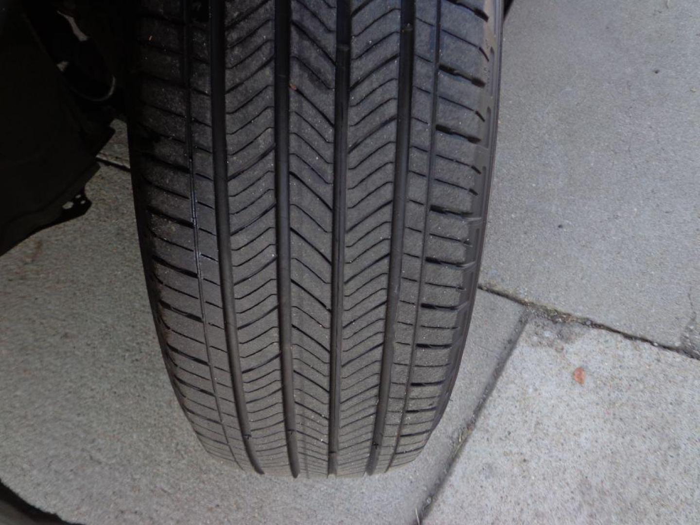 2015 WHITE NISSAN ROGUE SL (5N1AT2MV4FC) with an 2.5L engine, Continuously Variable transmission, located at 6610 L St., Omaha, NE, 68117, (402) 731-7800, 41.212872, -96.014702 - THIS VEHICLE HAS A CLEAN TITLE WITH A FREE CARFAX PROVIDED! 1-OWNER, CLEAN CARFAX, LOW MILEAGE, PANORAMIC ROOF, LED HEADLIGHTS, NAV, BLIND SPOT MONITORING, LANE DEPARTURE WARNING, FRONT COLISION WARNING, MOVING OBJECT DETECTION AND NEWER TIRES! *****We have found that most customers do the m - Photo#6