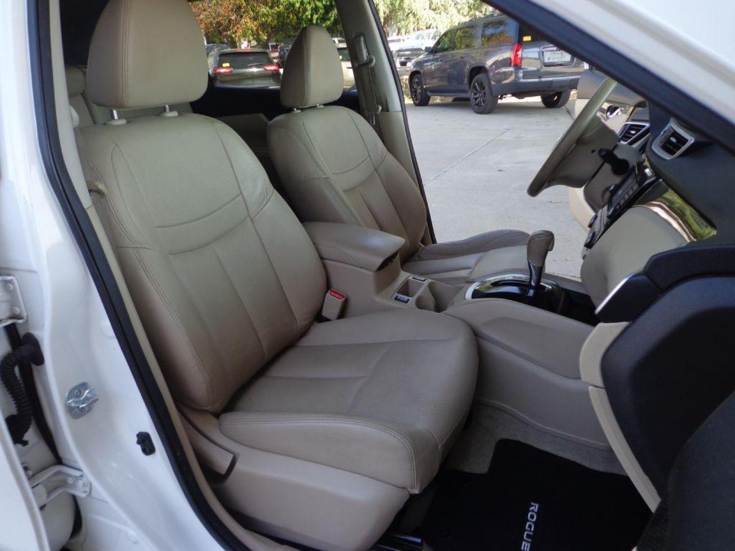 2015 WHITE NISSAN ROGUE SL (5N1AT2MV4FC) with an 2.5L engine, Continuously Variable transmission, located at 6610 L St., Omaha, NE, 68117, (402) 731-7800, 41.212872, -96.014702 - THIS VEHICLE HAS A CLEAN TITLE WITH A FREE CARFAX PROVIDED! 1-OWNER, CLEAN CARFAX, LOW MILEAGE, PANORAMIC ROOF, LED HEADLIGHTS, NAV, BLIND SPOT MONITORING, LANE DEPARTURE WARNING, FRONT COLISION WARNING, MOVING OBJECT DETECTION AND NEWER TIRES! *****We have found that most customers do the m - Photo#15