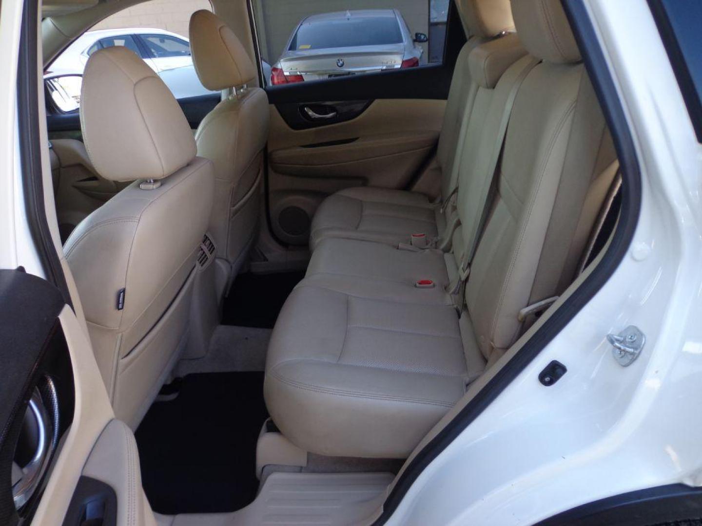 2015 WHITE NISSAN ROGUE SL (5N1AT2MV4FC) with an 2.5L engine, Continuously Variable transmission, located at 6610 L St., Omaha, NE, 68117, (402) 731-7800, 41.212872, -96.014702 - THIS VEHICLE HAS A CLEAN TITLE WITH A FREE CARFAX PROVIDED! 1-OWNER, CLEAN CARFAX, LOW MILEAGE, PANORAMIC ROOF, LED HEADLIGHTS, NAV, BLIND SPOT MONITORING, LANE DEPARTURE WARNING, FRONT COLISION WARNING, MOVING OBJECT DETECTION AND NEWER TIRES! *****We have found that most customers do the m - Photo#18