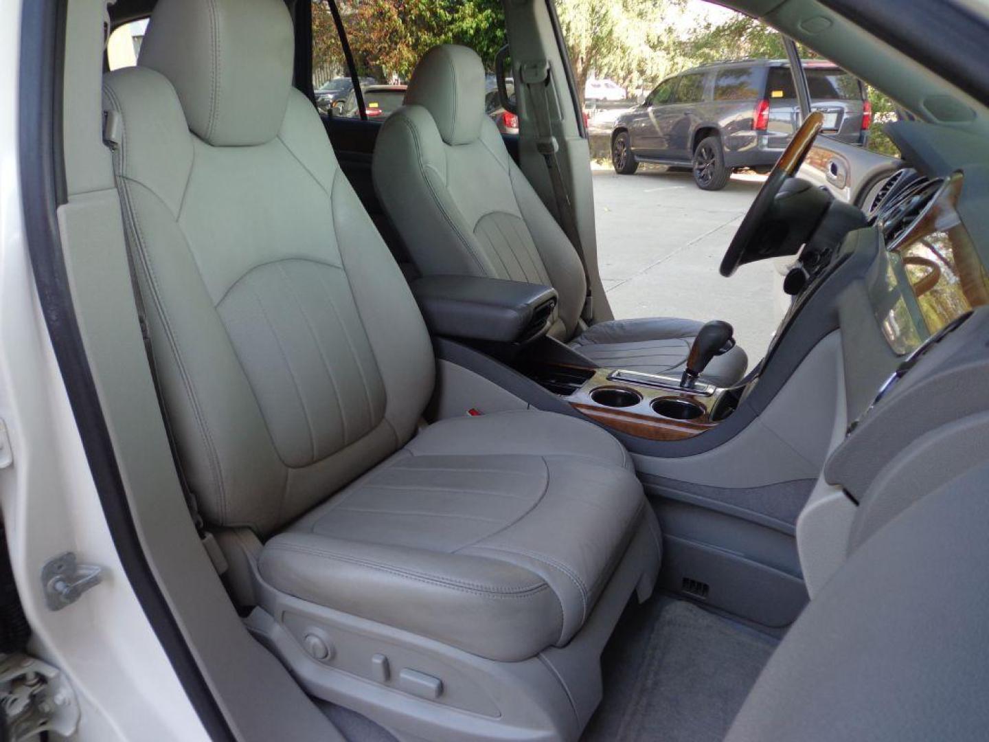 2012 WHITE BUICK ENCLAVE PREMIUM (5GAKVDED0CJ) with an 3.6L engine, Automatic transmission, located at 6610 L St., Omaha, NE, 68117, (402) 731-7800, 41.212872, -96.014702 - THIS VEHICLE HAS A CLEAN TITLE WITH A FREE CARFAX PROVIDED! 2-OWNER, CLEAN CARFAX, LOW MILEAGE, LOADED WITH ALL OPTIONS AND NEWER TIRES! *****We have found that most customers do the majority of their shopping online before visiting a dealership. For this reason we feel it necessary to have a co - Photo#16