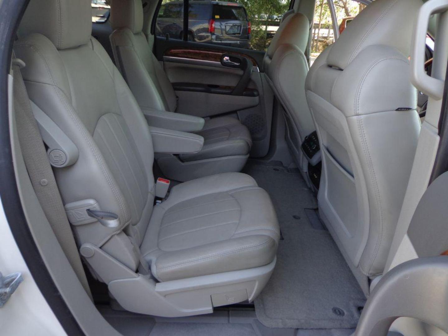 2012 WHITE BUICK ENCLAVE PREMIUM (5GAKVDED0CJ) with an 3.6L engine, Automatic transmission, located at 6610 L St., Omaha, NE, 68117, (402) 731-7800, 41.212872, -96.014702 - THIS VEHICLE HAS A CLEAN TITLE WITH A FREE CARFAX PROVIDED! 2-OWNER, CLEAN CARFAX, LOW MILEAGE, LOADED WITH ALL OPTIONS AND NEWER TIRES! *****We have found that most customers do the majority of their shopping online before visiting a dealership. For this reason we feel it necessary to have a co - Photo#18