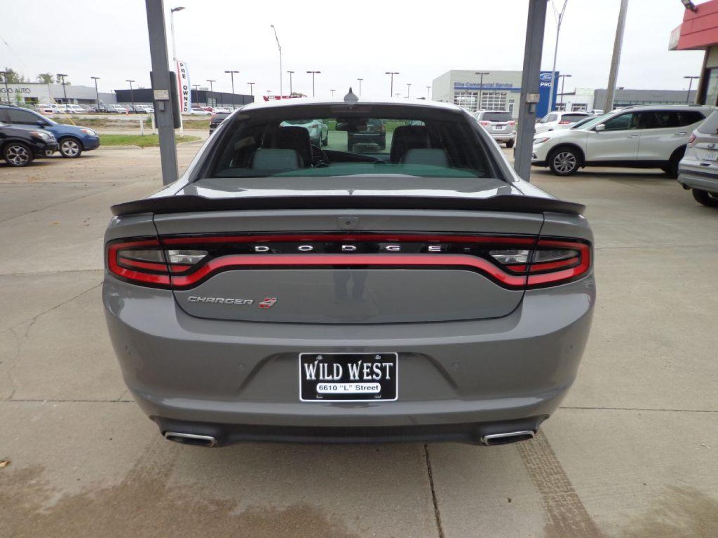 2018 GRAY DODGE CHARGER GT (2C3CDXJG3JH) with an 3.6L engine, Automatic transmission, located at 6610 L St., Omaha, NE, 68117, (402) 731-7800, 41.212872, -96.014702 - THIS VEHICLE HAS A CLEAN TITLE WITH A FREE CARFAX PROVIDED! 2-OWNER, CLEAN CARFAX, LOW MILEAGE, BLIND SPOT/CROSS PATH DETECTION, HID HEADLIGHTS, HEATED/COOLED SEATS, NAVIGATION, GT PERFORMANCE PACKAGE, SUNROOF, BEATS AUDIO AND NEWER TIRES! *****We have found that most customers do the majority - Photo#4