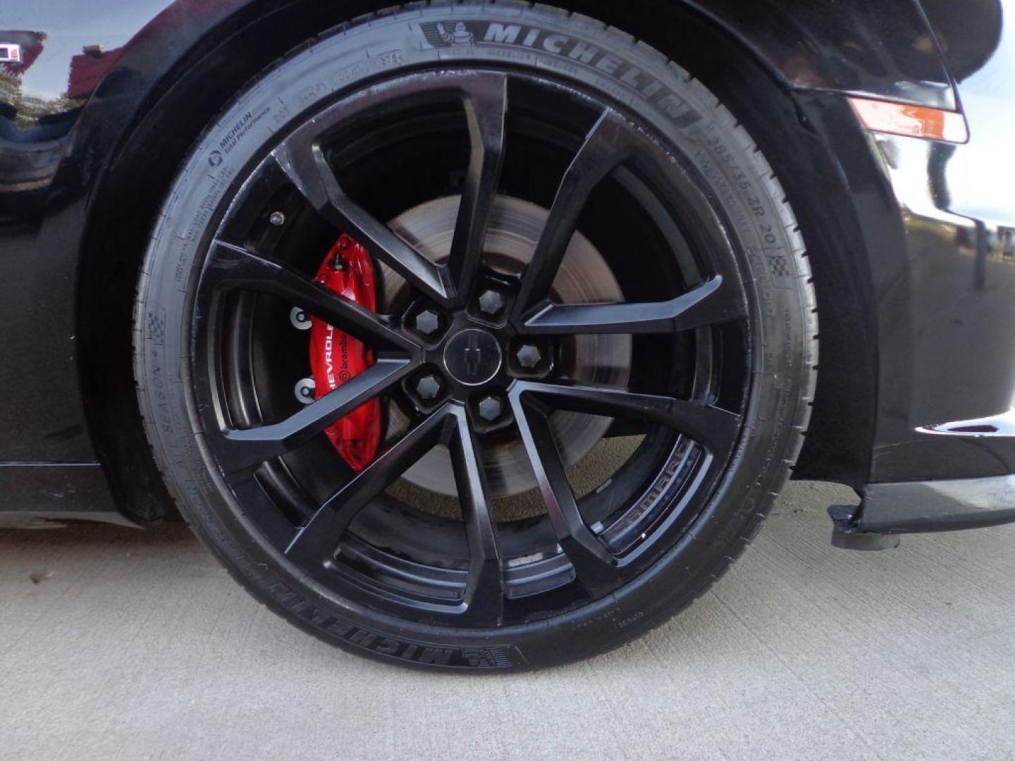 2013 BLACK CHEVROLET CAMARO 2SS (2G1FT1EW7D9) with an 6.2L engine, 6-Speed Manual transmission, located at 6610 L St., Omaha, NE, 68117, (402) 731-7800, 41.212872, -96.014702 - Photo#8