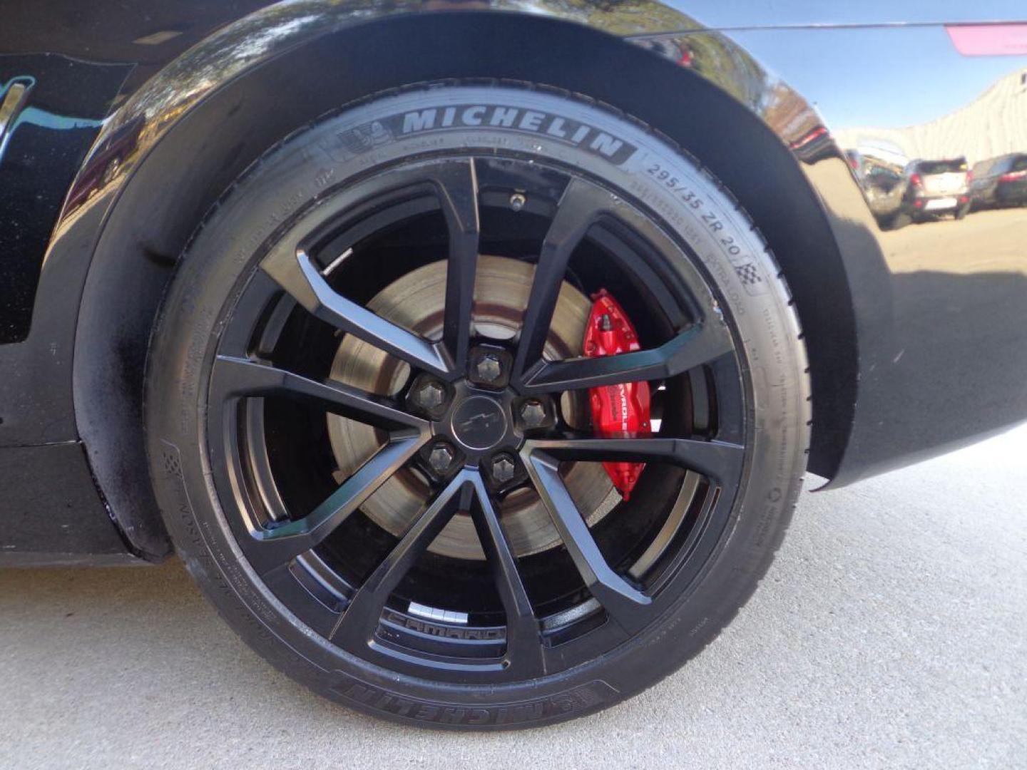 2013 BLACK CHEVROLET CAMARO 2SS (2G1FT1EW7D9) with an 6.2L engine, 6-Speed Manual transmission, located at 6610 L St., Omaha, NE, 68117, (402) 731-7800, 41.212872, -96.014702 - Photo#10