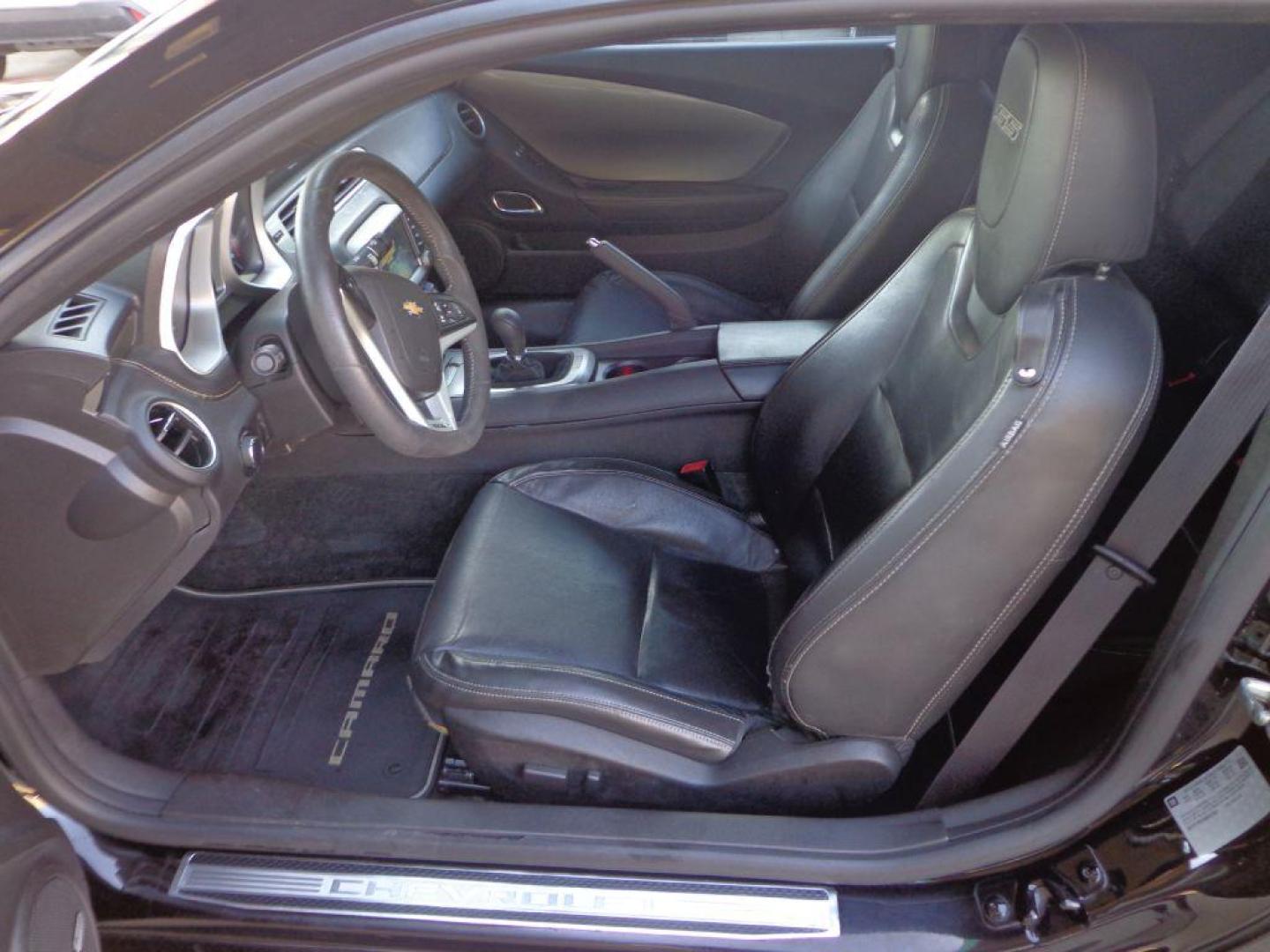 2013 BLACK CHEVROLET CAMARO 2SS (2G1FT1EW7D9) with an 6.2L engine, 6-Speed Manual transmission, located at 6610 L St., Omaha, NE, 68117, (402) 731-7800, 41.212872, -96.014702 - Photo#12