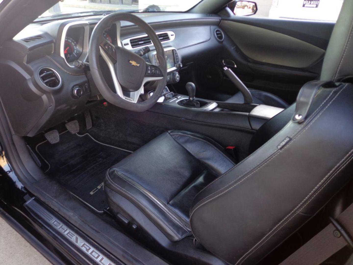 2013 BLACK CHEVROLET CAMARO 2SS (2G1FT1EW7D9) with an 6.2L engine, 6-Speed Manual transmission, located at 6610 L St., Omaha, NE, 68117, (402) 731-7800, 41.212872, -96.014702 - Photo#14