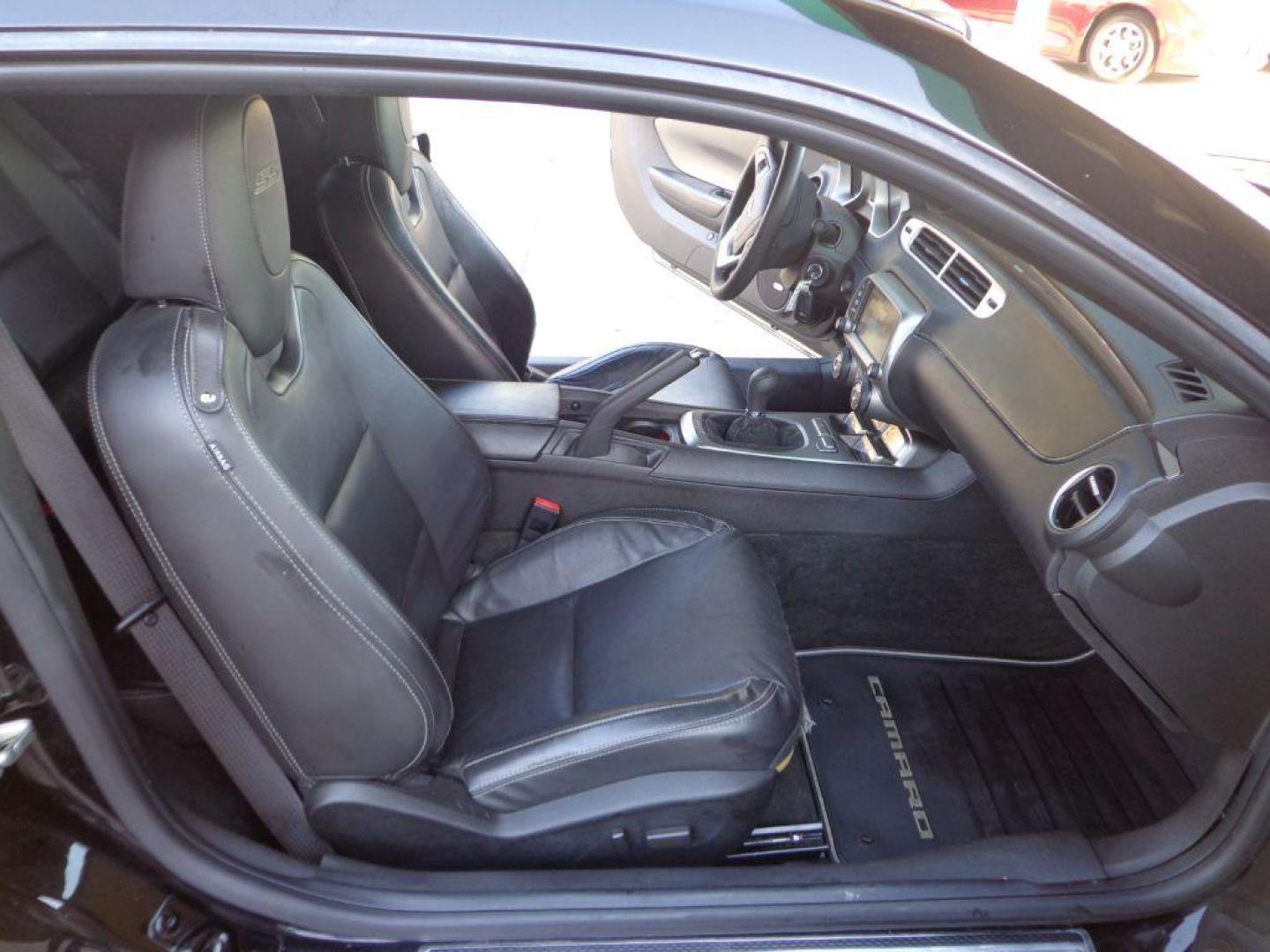 2013 BLACK CHEVROLET CAMARO 2SS (2G1FT1EW7D9) with an 6.2L engine, 6-Speed Manual transmission, located at 6610 L St., Omaha, NE, 68117, (402) 731-7800, 41.212872, -96.014702 - Photo#15