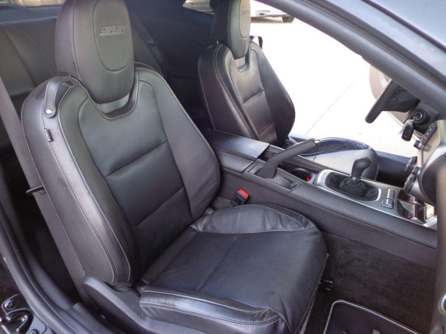 2013 BLACK CHEVROLET CAMARO 2SS (2G1FT1EW7D9) with an 6.2L engine, 6-Speed Manual transmission, located at 6610 L St., Omaha, NE, 68117, (402) 731-7800, 41.212872, -96.014702 - Photo#16