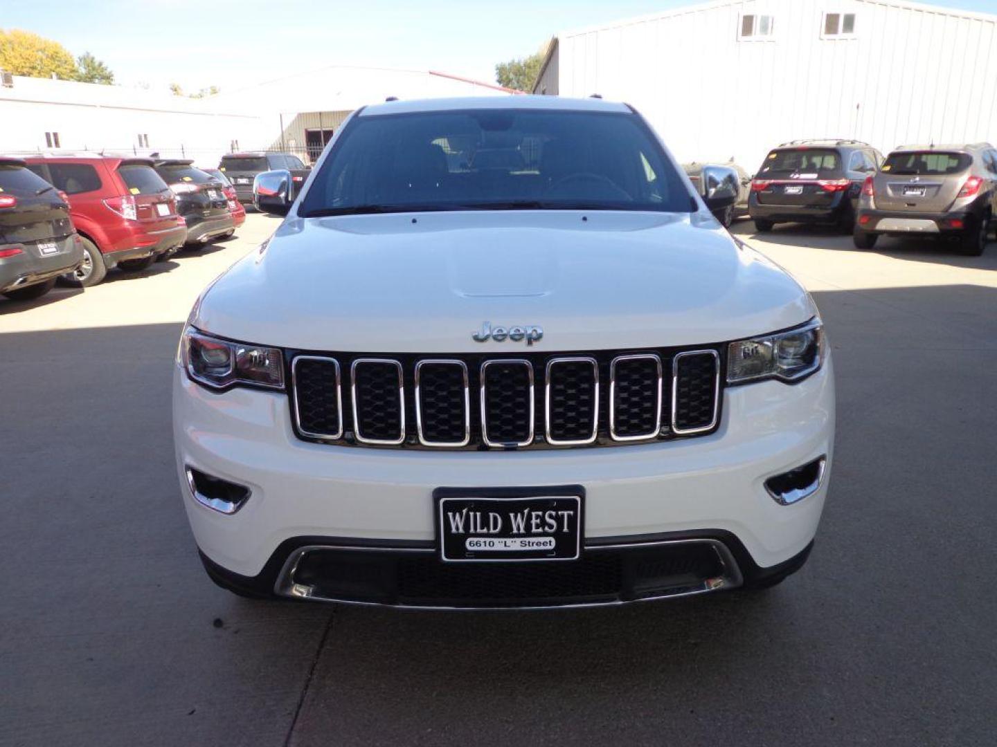 2020 WHITE JEEP GRAND CHEROKEE LIMITED (1C4RJFBG7LC) with an 3.6L engine, Automatic transmission, located at 6610 L St., Omaha, NE, 68117, (402) 731-7800, 41.212872, -96.014702 - THIS VEHICLE HAS A CLEAN TITLE WITH A FREE CARFAX PROVIDED! SHARP 2-OWNER, CLEAN CARFAX, LOW MILEAGE WITH NEWER TIRES! *****We have found that most customers do the majority of their shopping online before visiting a dealership. For this reason we feel it necessary to have a competitive pric - Photo#1