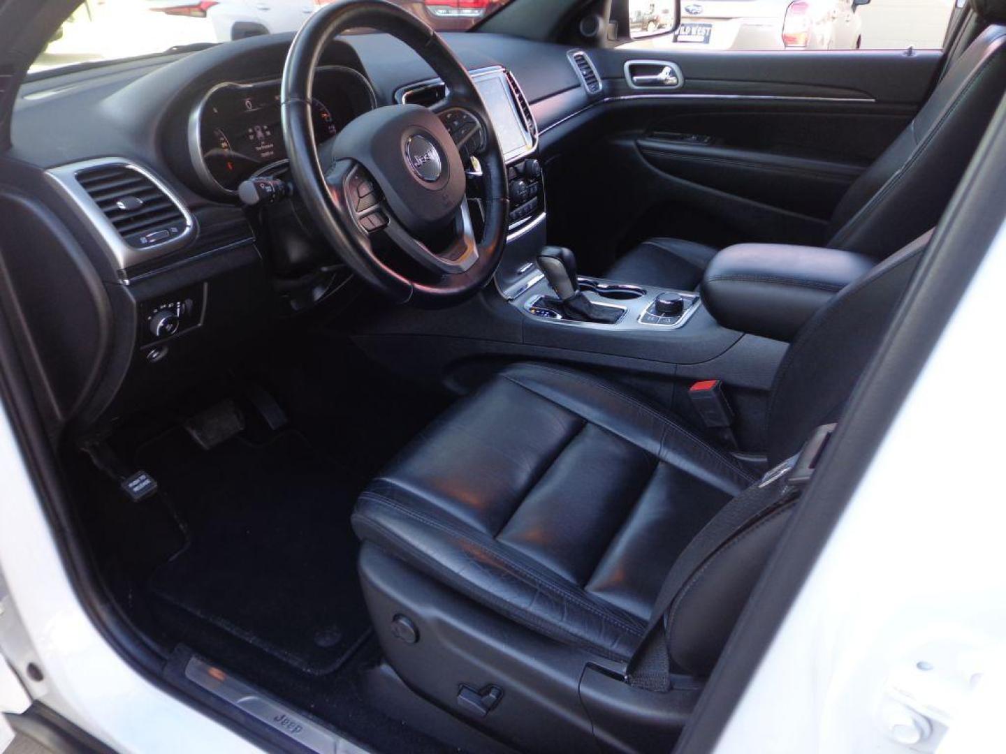 2020 WHITE JEEP GRAND CHEROKEE LIMITED (1C4RJFBG7LC) with an 3.6L engine, Automatic transmission, located at 6610 L St., Omaha, NE, 68117, (402) 731-7800, 41.212872, -96.014702 - THIS VEHICLE HAS A CLEAN TITLE WITH A FREE CARFAX PROVIDED! SHARP 2-OWNER, CLEAN CARFAX, LOW MILEAGE WITH NEWER TIRES! *****We have found that most customers do the majority of their shopping online before visiting a dealership. For this reason we feel it necessary to have a competitive pric - Photo#14