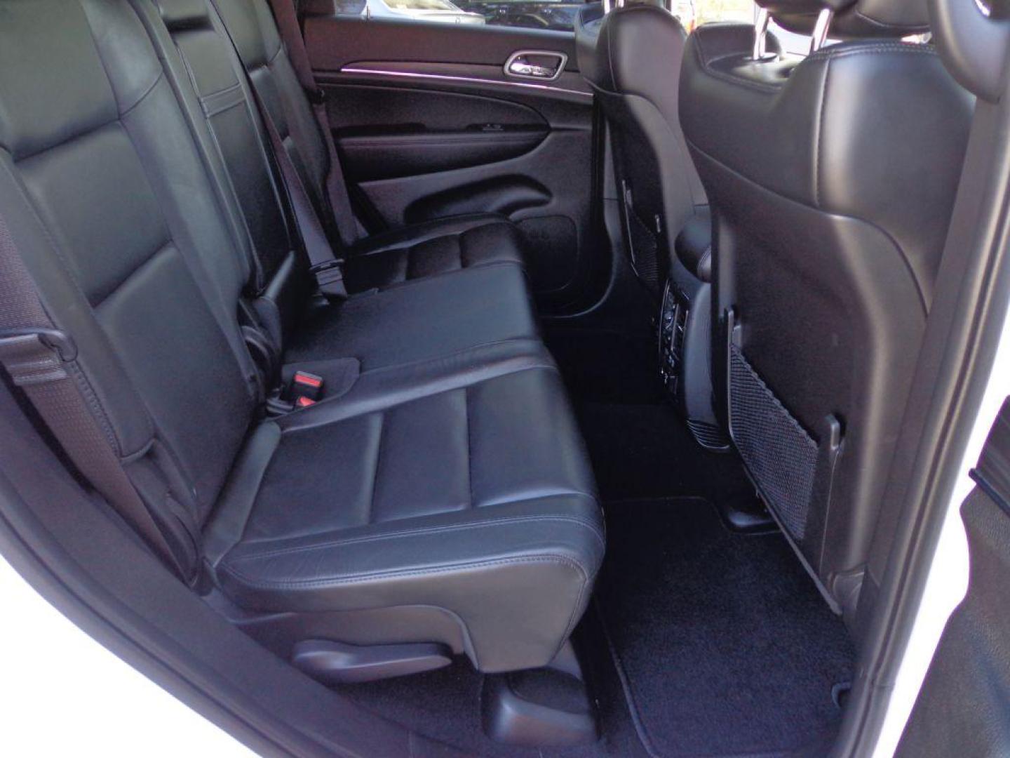 2020 WHITE JEEP GRAND CHEROKEE LIMITED (1C4RJFBG7LC) with an 3.6L engine, Automatic transmission, located at 6610 L St., Omaha, NE, 68117, (402) 731-7800, 41.212872, -96.014702 - THIS VEHICLE HAS A CLEAN TITLE WITH A FREE CARFAX PROVIDED! SHARP 2-OWNER, CLEAN CARFAX, LOW MILEAGE WITH NEWER TIRES! *****We have found that most customers do the majority of their shopping online before visiting a dealership. For this reason we feel it necessary to have a competitive pric - Photo#18