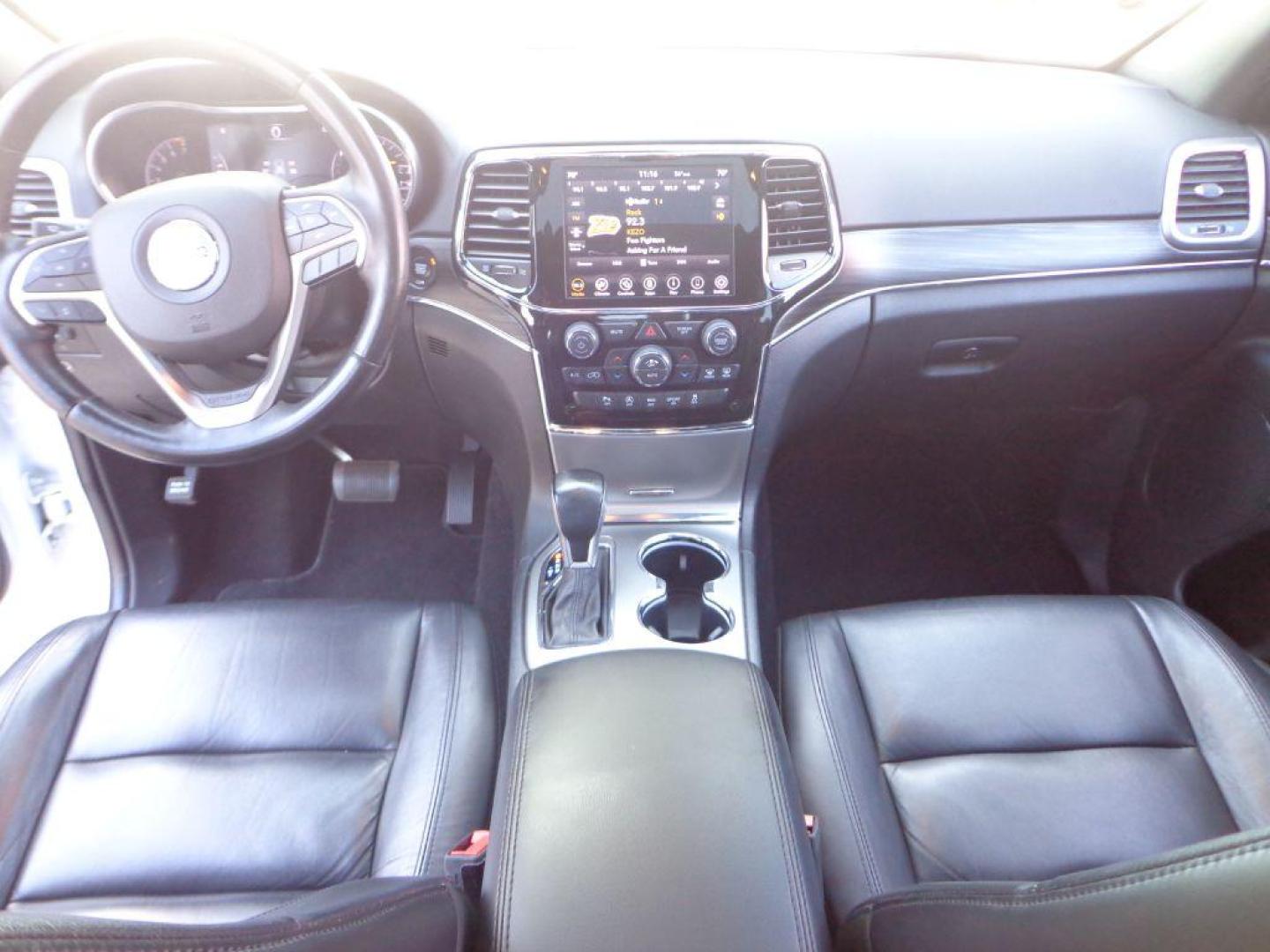 2020 WHITE JEEP GRAND CHEROKEE LIMITED (1C4RJFBG7LC) with an 3.6L engine, Automatic transmission, located at 6610 L St., Omaha, NE, 68117, (402) 731-7800, 41.212872, -96.014702 - THIS VEHICLE HAS A CLEAN TITLE WITH A FREE CARFAX PROVIDED! SHARP 2-OWNER, CLEAN CARFAX, LOW MILEAGE WITH NEWER TIRES! *****We have found that most customers do the majority of their shopping online before visiting a dealership. For this reason we feel it necessary to have a competitive pric - Photo#21