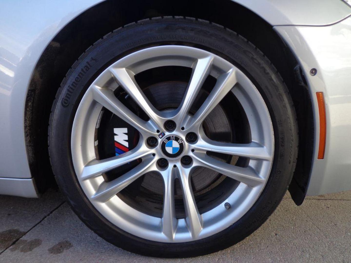 2014 SILVER BMW 750 I (WBAYB6C57ED) with an 4.4L engine, Automatic transmission, located at 6610 L St., Omaha, NE, 68117, (402) 731-7800, 41.212872, -96.014702 - THIS VEHICLE HAS A CLEAN TITLE WITH A FREE CARFAX PROVIDED! FRESH TRADE-IN, M PACKAGE, SERVICED AND INSPECTED, LOADED WITH OPTIONS AND NEWER TIRES! *****We have found that most customers do the majority of their shopping online before visiting a dealership. For this reason we feel it necessary t - Photo#8