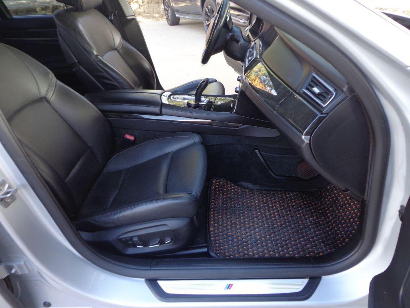 2014 SILVER BMW 750 I (WBAYB6C57ED) with an 4.4L engine, Automatic transmission, located at 6610 L St., Omaha, NE, 68117, (402) 731-7800, 41.212872, -96.014702 - THIS VEHICLE HAS A CLEAN TITLE WITH A FREE CARFAX PROVIDED! FRESH TRADE-IN, M PACKAGE, SERVICED AND INSPECTED, LOADED WITH OPTIONS AND NEWER TIRES! *****We have found that most customers do the majority of their shopping online before visiting a dealership. For this reason we feel it necessary t - Photo#13