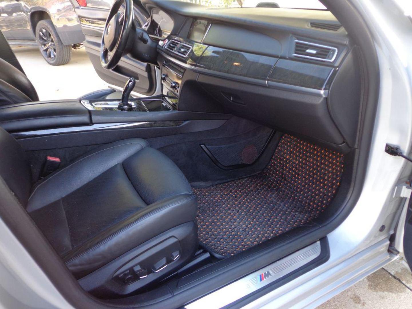 2014 SILVER BMW 750 I (WBAYB6C57ED) with an 4.4L engine, Automatic transmission, located at 6610 L St., Omaha, NE, 68117, (402) 731-7800, 41.212872, -96.014702 - THIS VEHICLE HAS A CLEAN TITLE WITH A FREE CARFAX PROVIDED! FRESH TRADE-IN, M PACKAGE, SERVICED AND INSPECTED, LOADED WITH OPTIONS AND NEWER TIRES! *****We have found that most customers do the majority of their shopping online before visiting a dealership. For this reason we feel it necessary t - Photo#15