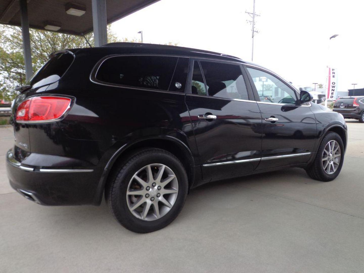 2014 BLACK BUICK ENCLAVE LEATHER (5GAKVBKD8EJ) with an 3.6L engine, Automatic transmission, located at 6610 L St., Omaha, NE, 68117, (402) 731-7800, 41.212872, -96.014702 - Photo#3