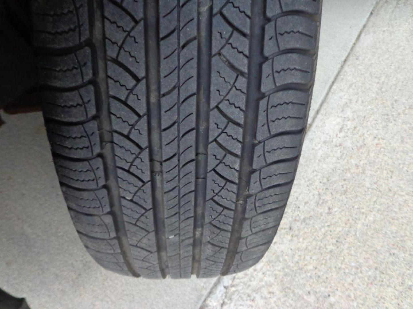 2014 BLACK BUICK ENCLAVE LEATHER (5GAKVBKD8EJ) with an 3.6L engine, Automatic transmission, located at 6610 L St., Omaha, NE, 68117, (402) 731-7800, 41.212872, -96.014702 - Photo#6