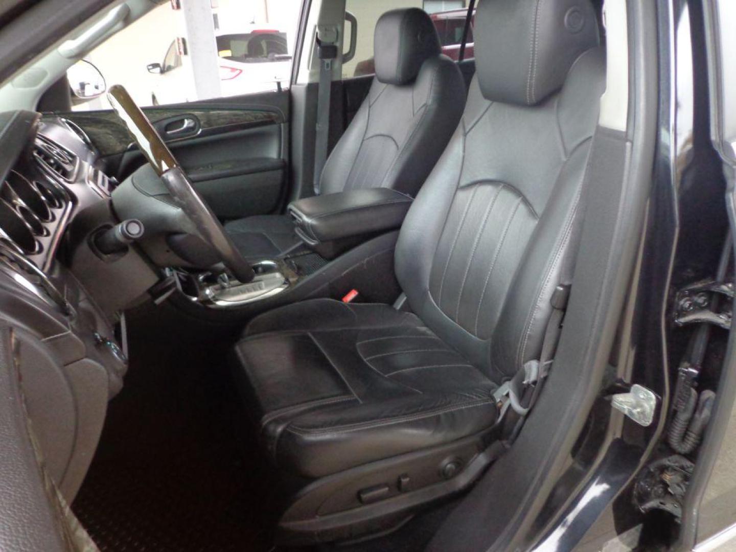 2014 BLACK BUICK ENCLAVE LEATHER (5GAKVBKD8EJ) with an 3.6L engine, Automatic transmission, located at 6610 L St., Omaha, NE, 68117, (402) 731-7800, 41.212872, -96.014702 - Photo#9