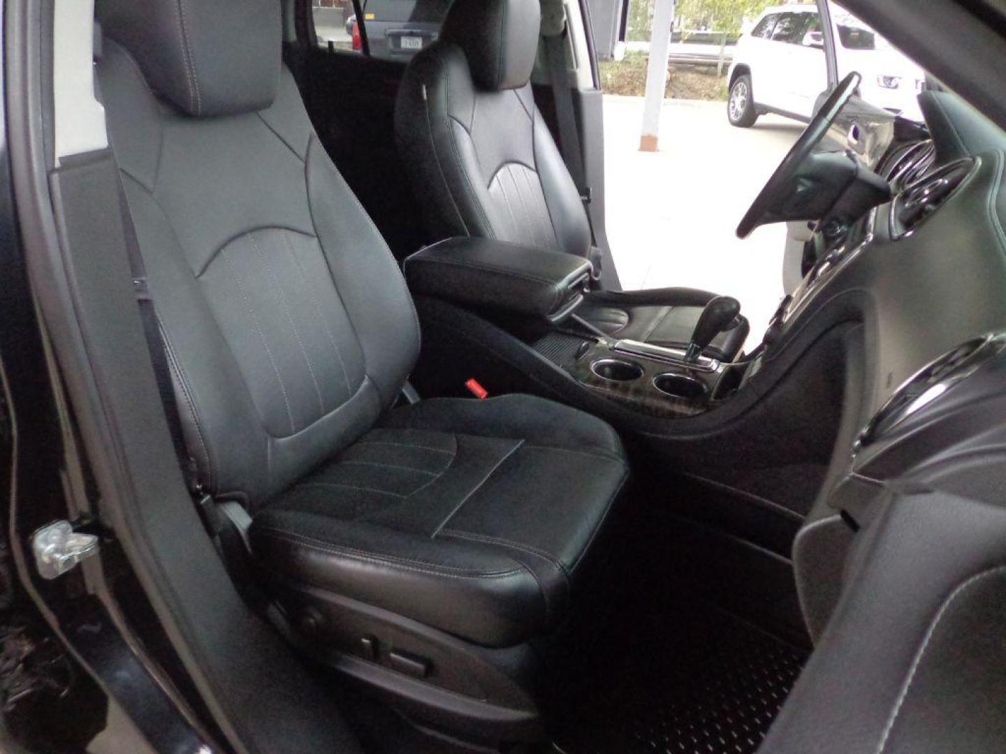 2014 BLACK BUICK ENCLAVE LEATHER (5GAKVBKD8EJ) with an 3.6L engine, Automatic transmission, located at 6610 L St., Omaha, NE, 68117, (402) 731-7800, 41.212872, -96.014702 - Photo#12