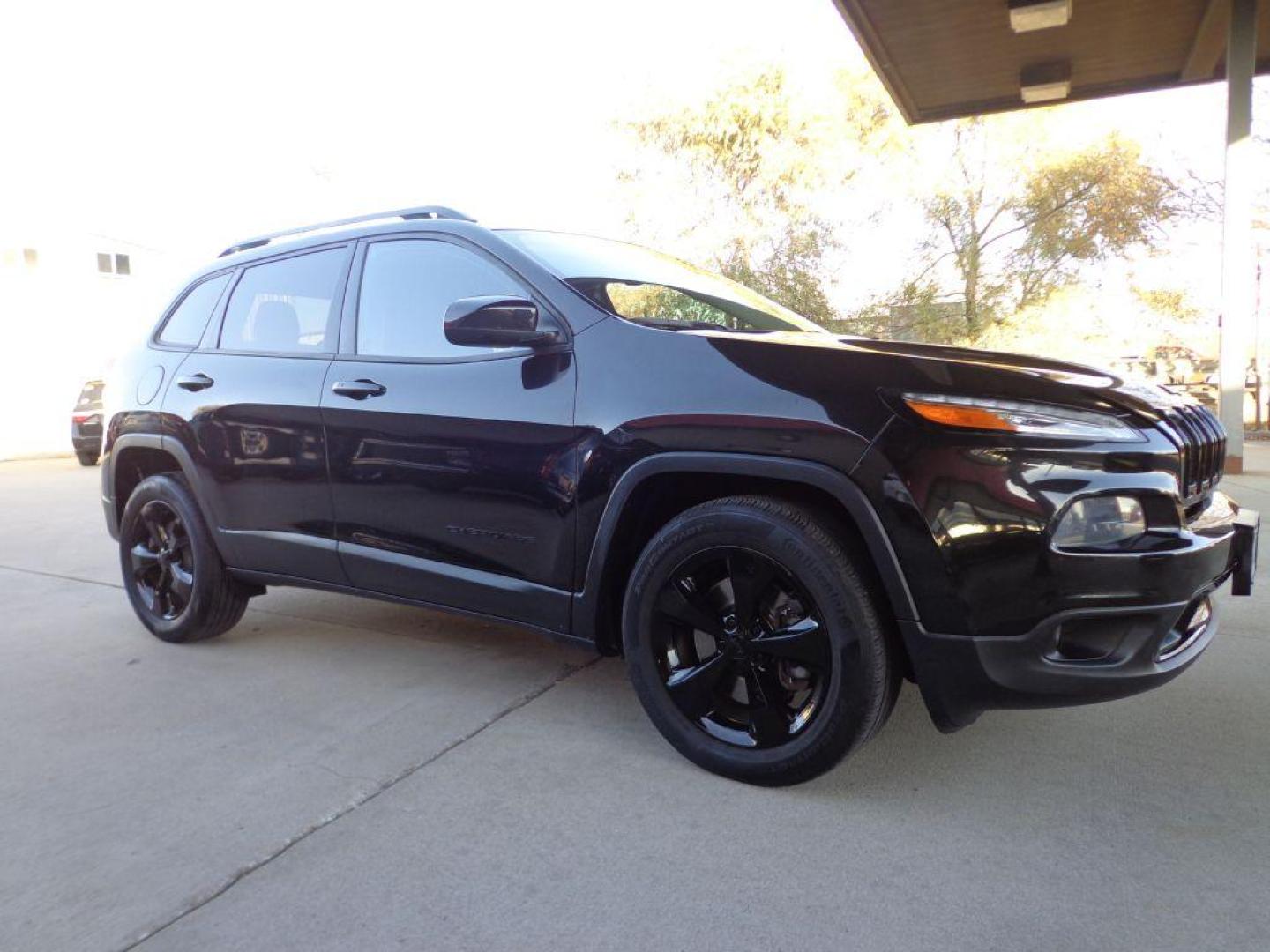 2015 BLACK JEEP CHEROKEE ALTITUDE (1C4PJMCS8FW) with an 3.2L engine, Automatic transmission, located at 6610 L St., Omaha, NE, 68117, (402) 731-7800, 41.212872, -96.014702 - THIS VEHICLE HAS A CLEAN TITLE WITH A FREE CARFAX PROVIDED! SHARP LOOKING LOW MILE JEEP WITH A CLEAN CARFAX, ALTITUDE BLACKOUT PACKAGE, V6, HEATED SEATS/ WHEEL, PANORAMIC ROOF AND NEWER TIRES! *****We have found that most customers do the majority of their shopping online before visiting a deale - Photo#2