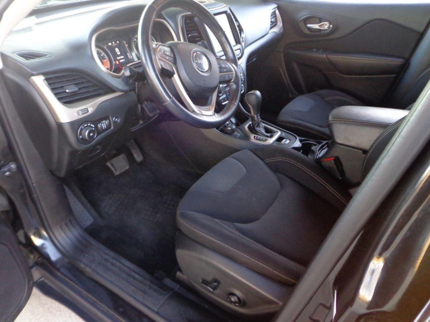 2015 BLACK JEEP CHEROKEE ALTITUDE (1C4PJMCS8FW) with an 3.2L engine, Automatic transmission, located at 6610 L St., Omaha, NE, 68117, (402) 731-7800, 41.212872, -96.014702 - THIS VEHICLE HAS A CLEAN TITLE WITH A FREE CARFAX PROVIDED! SHARP LOOKING LOW MILE JEEP WITH A CLEAN CARFAX, ALTITUDE BLACKOUT PACKAGE, V6, HEATED SEATS/ WHEEL, PANORAMIC ROOF AND NEWER TIRES! *****We have found that most customers do the majority of their shopping online before visiting a deale - Photo#14