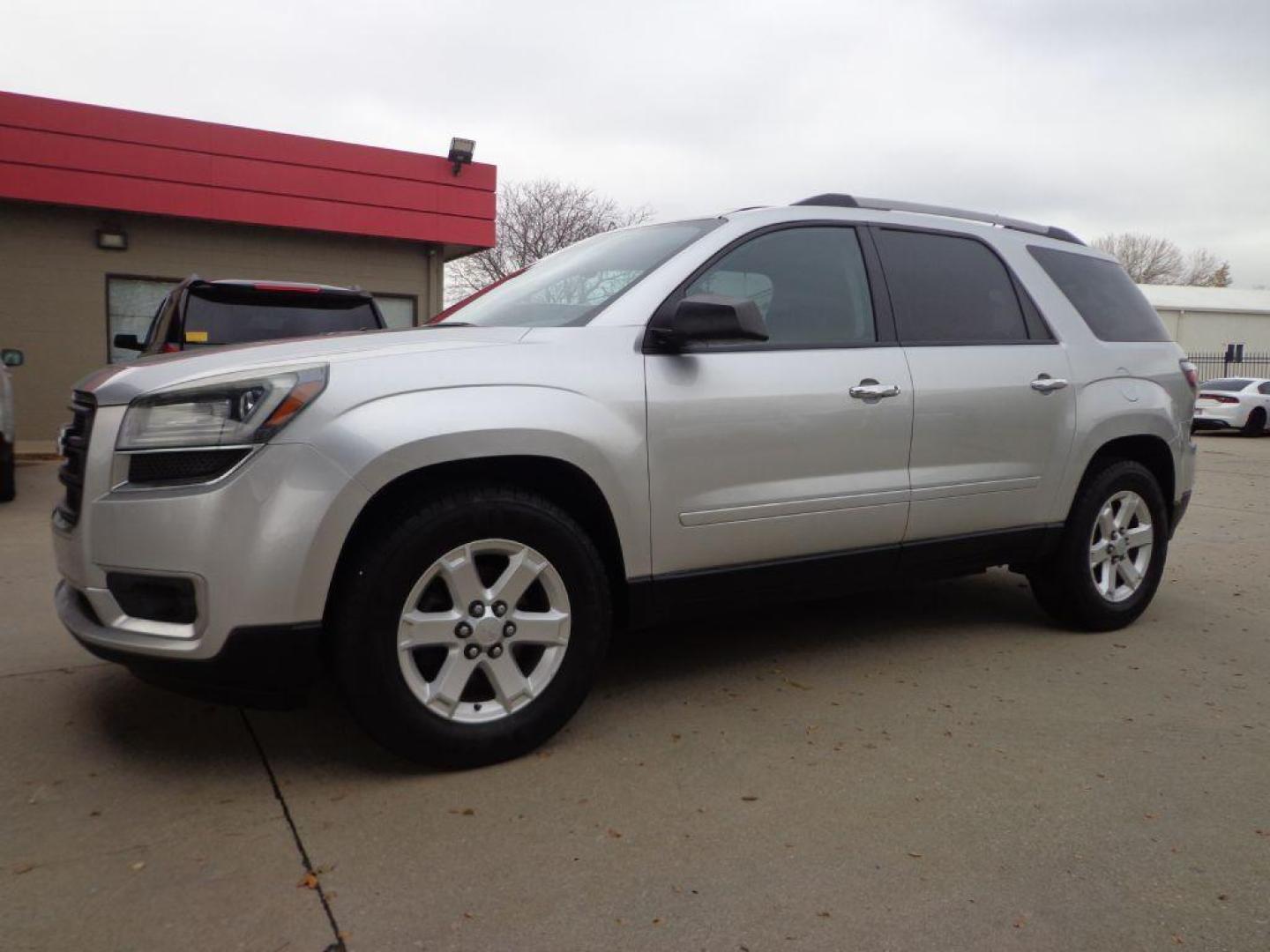 2015 SILVER GMC ACADIA SLE-2 (1GKKVPKD9FJ) with an 3.6L engine, Automatic transmission, located at 6610 L St., Omaha, NE, 68117, (402) 731-7800, 41.212872, -96.014702 - THIS VEHICLE HAS A BEEN FULLY INSPECTED AND HAS A CLEAN TITLE WITH A FREE CARFAX REPORT PROVIDED! 2-OWNER, CLEAN CARFAX, LOW MILEAGE, HEATED SEATS, 3RD ROW, SUNROOF, BACKUP CAM AND NEWER TIRES! *****We have found that most customers do the majority of their shopping online before visiting a eal - Photo#0