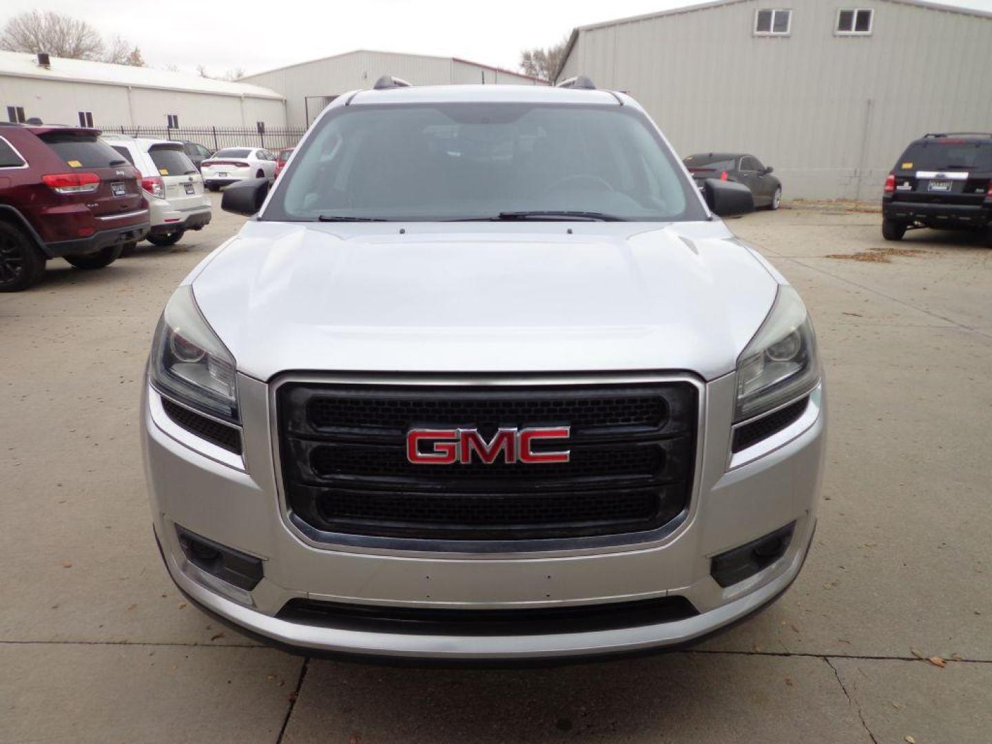2015 SILVER GMC ACADIA SLE-2 (1GKKVPKD9FJ) with an 3.6L engine, Automatic transmission, located at 6610 L St., Omaha, NE, 68117, (402) 731-7800, 41.212872, -96.014702 - THIS VEHICLE HAS A BEEN FULLY INSPECTED AND HAS A CLEAN TITLE WITH A FREE CARFAX REPORT PROVIDED! 2-OWNER, CLEAN CARFAX, LOW MILEAGE, HEATED SEATS, 3RD ROW, SUNROOF, BACKUP CAM AND NEWER TIRES! *****We have found that most customers do the majority of their shopping online before visiting a eal - Photo#1