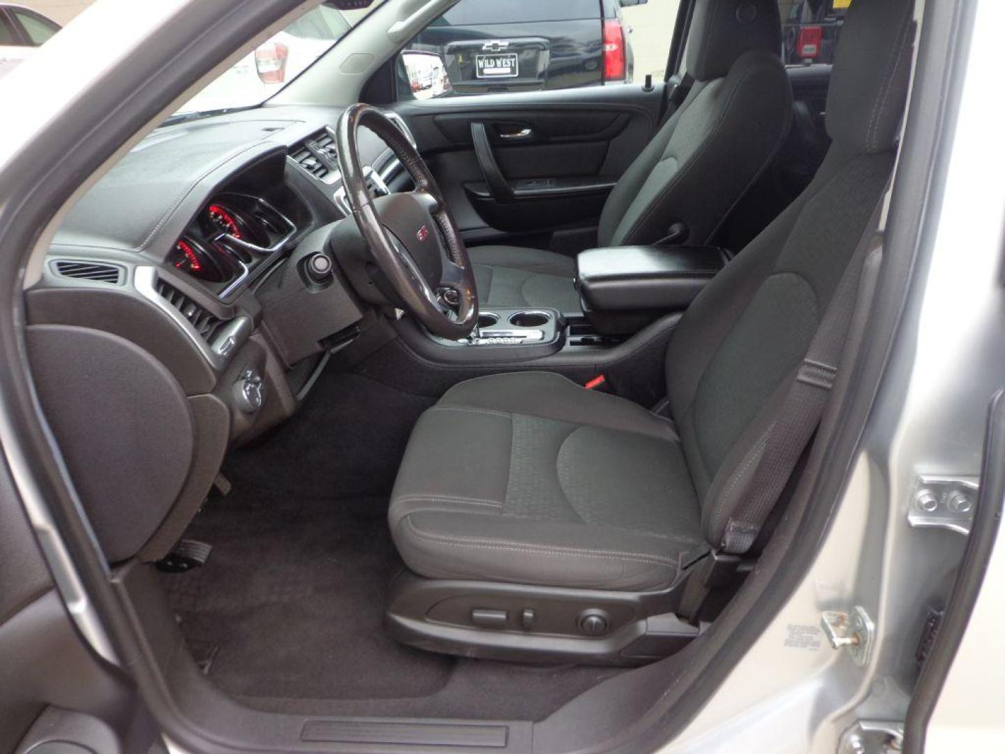 2015 SILVER GMC ACADIA SLE-2 (1GKKVPKD9FJ) with an 3.6L engine, Automatic transmission, located at 6610 L St., Omaha, NE, 68117, (402) 731-7800, 41.212872, -96.014702 - THIS VEHICLE HAS A BEEN FULLY INSPECTED AND HAS A CLEAN TITLE WITH A FREE CARFAX REPORT PROVIDED! 2-OWNER, CLEAN CARFAX, LOW MILEAGE, HEATED SEATS, 3RD ROW, SUNROOF, BACKUP CAM AND NEWER TIRES! *****We have found that most customers do the majority of their shopping online before visiting a eal - Photo#13