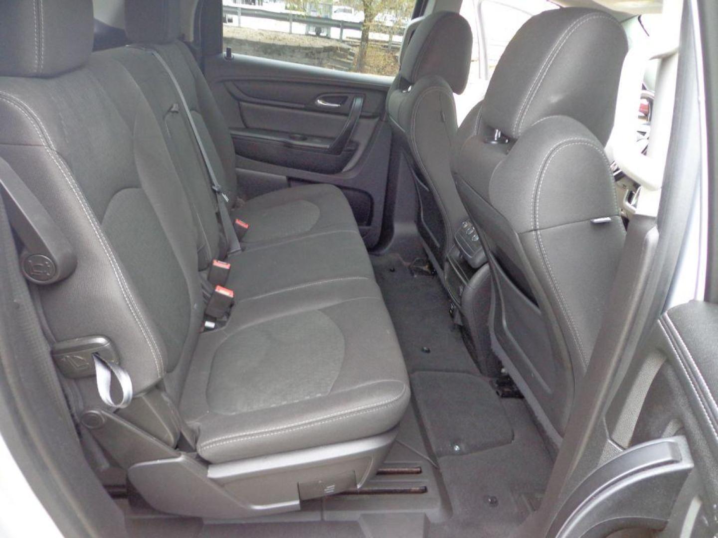 2015 SILVER GMC ACADIA SLE-2 (1GKKVPKD9FJ) with an 3.6L engine, Automatic transmission, located at 6610 L St., Omaha, NE, 68117, (402) 731-7800, 41.212872, -96.014702 - THIS VEHICLE HAS A BEEN FULLY INSPECTED AND HAS A CLEAN TITLE WITH A FREE CARFAX REPORT PROVIDED! 2-OWNER, CLEAN CARFAX, LOW MILEAGE, HEATED SEATS, 3RD ROW, SUNROOF, BACKUP CAM AND NEWER TIRES! *****We have found that most customers do the majority of their shopping online before visiting a eal - Photo#19