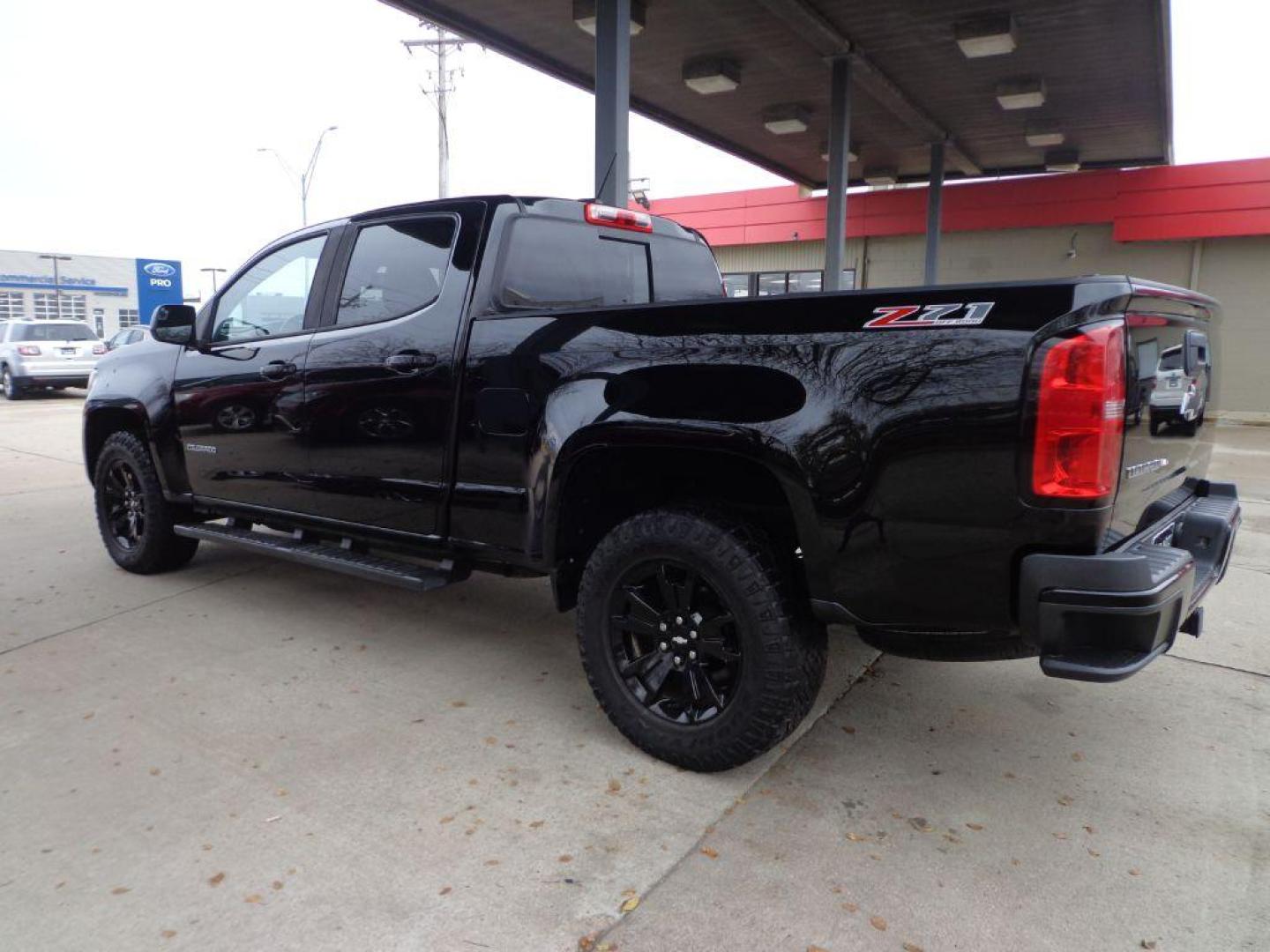 2017 BLACK CHEVROLET COLORADO Z71 (1GCGTDENXH1) with an 3.6L engine, Automatic transmission, located at 6610 L St., Omaha, NE, 68117, (402) 731-7800, 41.212872, -96.014702 - THIS VEHICLE HAS A CLEAN TITLE WITH A FREE CARFAX PROVIDED! SHARP, 1-OWNER, CLEAN CARFAX, LOW MILEAGE, NAV, BACKUP CAM AND NEWER TIRES! *****We have found that most customers do the majority of their shopping online before visiting a dealership. For this reason we feel it necessary to have a com - Photo#6