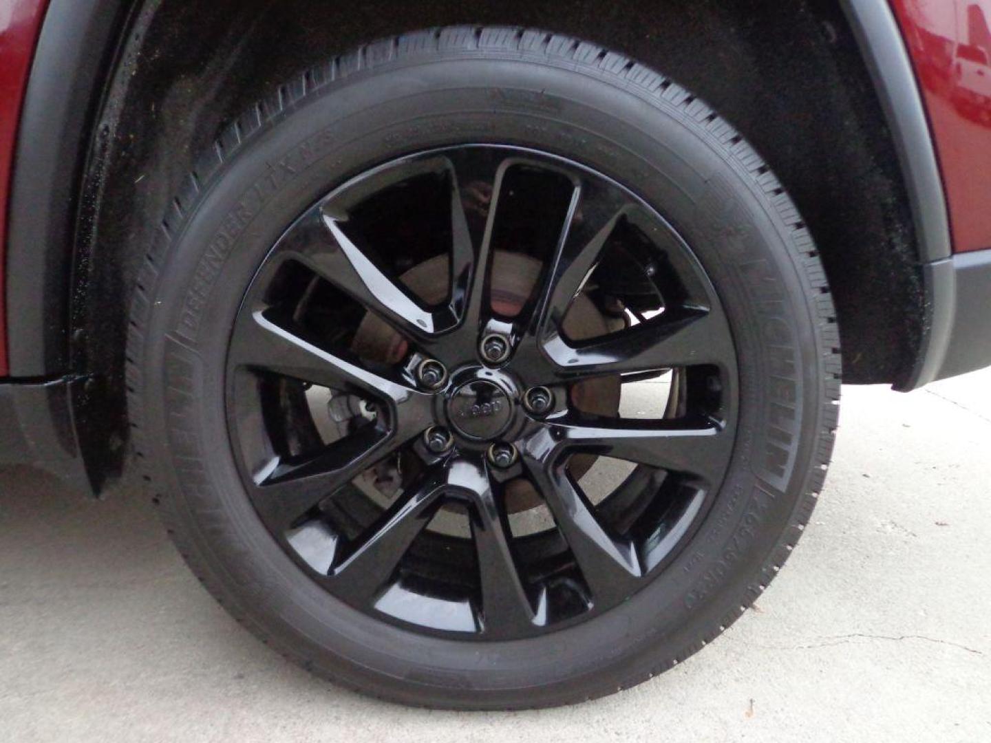 2017 MAROON JEEP GRAND CHEROKEE LIMITED (1C4RJFBGXHC) with an 3.6L engine, Automatic transmission, located at 6610 L St., Omaha, NE, 68117, (402) 731-7800, 41.212872, -96.014702 - THIS VEHICLE HAS A CLEAN TITLE WITH A FREE CARFAX PROVIDED! SHARP LIMITED PACKAGE WITH A CLEAN CARFAX, LOW MILEAGE, SUNROOF, NAV, BLIND SPOT ASSIST, HEATED SEATS/WHEEL AND A NICE SET OF MICHELINS! *****We have found that most customers do the majority of their shopping online before visiting a d - Photo#10