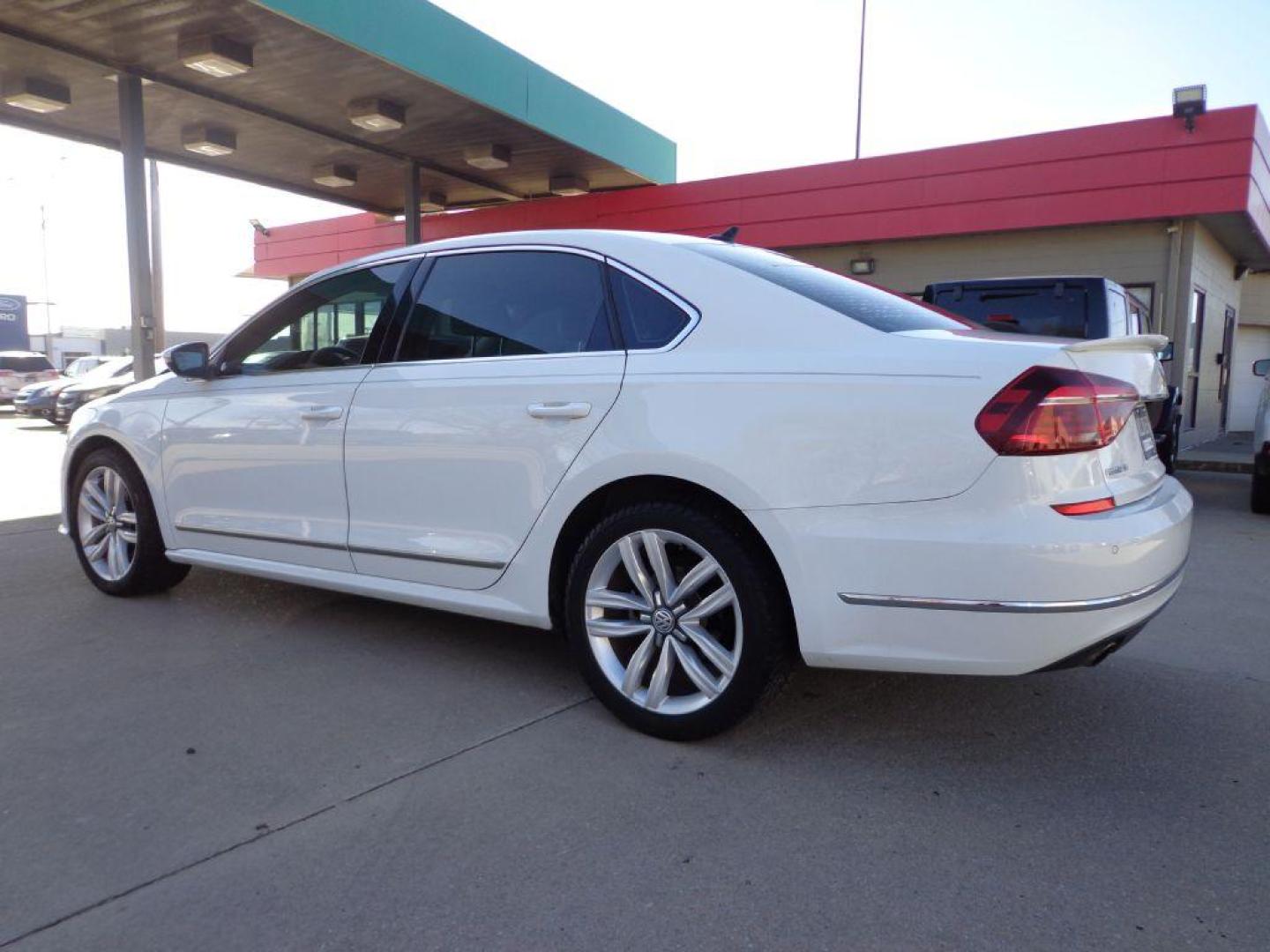 2017 WHITE VOLKSWAGEN PASSAT SE (1VWGT7A30HC) with an 1.8L engine, Automatic transmission, located at 6610 L St., Omaha, NE, 68117, (402) 731-7800, 41.212872, -96.014702 - THIS VEHICLE HAS A CLEAN TITLE WITH A FREE CARFAX PROVIDED! 2-OWNER, CLEAN CARFAX, LOW MILEAGE, SUNROOF, NAV, BACKUP CAM, FRONT AND REAR HEATED SEATS AND NEWER TIRES! *****We have found that most customers do the majority of their shopping online before visiting a dealership. For this reason - Photo#5