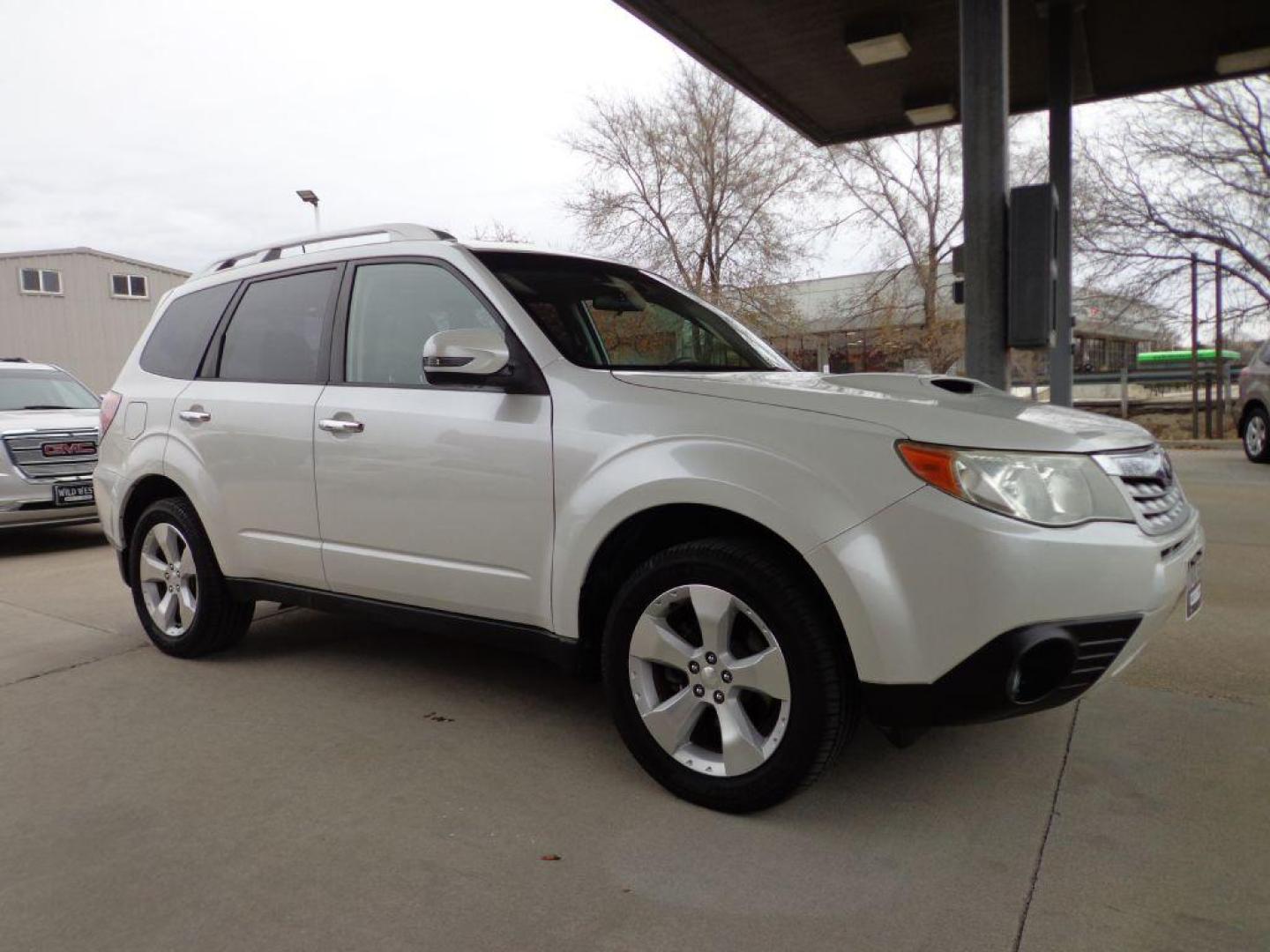 2012 WHITE SUBARU FORESTER XT TOURING (JF2SHGGC3CH) with an 2.5L engine, Automatic transmission, located at 6610 L St., Omaha, NE, 68117, (402) 731-7800, 41.212872, -96.014702 - THIS VEHICLE HAS A CLEAN TITLE WITH A FREE CARFAX PROVIDED! 2-OWNER, CLEAN CARFAX, LOW MILE RUST FREE CA CAR, HEATED LEATHER, SUNROOF, BACKUP CAM AND A NICE SET OF MICHELINS! *****We have found that most customers do the majority of their shopping online before visiting a dealership. For this re - Photo#2