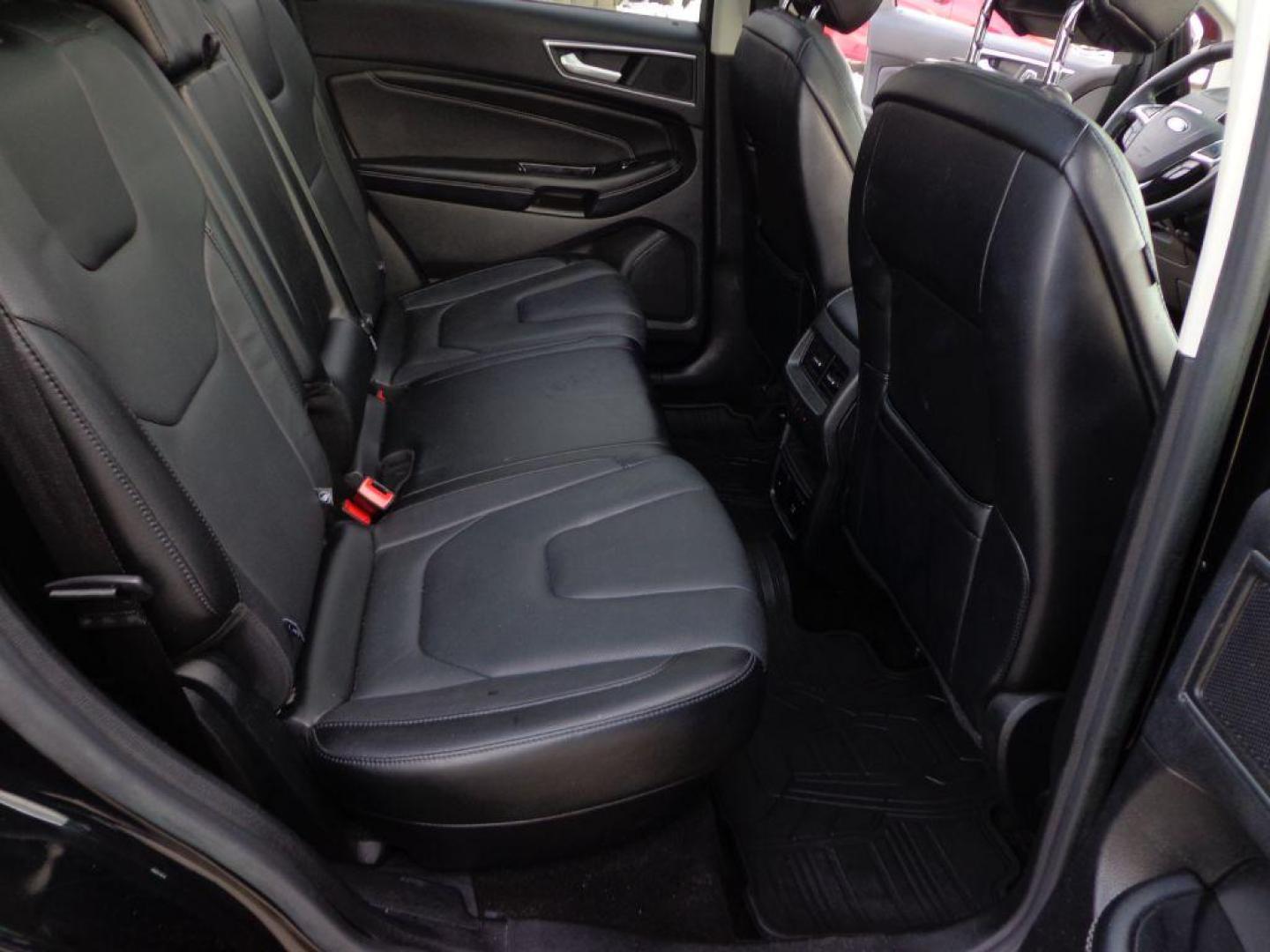 2016 BLACK FORD EDGE TITANIUM (2FMPK4K84GB) with an 3.5L engine, Automatic transmission, located at 6610 L St., Omaha, NE, 68117, (402) 731-7800, 41.212872, -96.014702 - THIS VEHICLE HAS A BEEN FULLY INSPECTED AND HAS A CLEAN TITLE WITH A FREE CARFAX REPORT PROVIDED! 2-OWNER, CLEAN CARFAX, LOW MILEAGE, PANORAMIC ROOF, NAVIGATION AND NEWER TIRES! *****We have found that most customers do the majority of their shopping online before visiting a ealership. For this - Photo#18