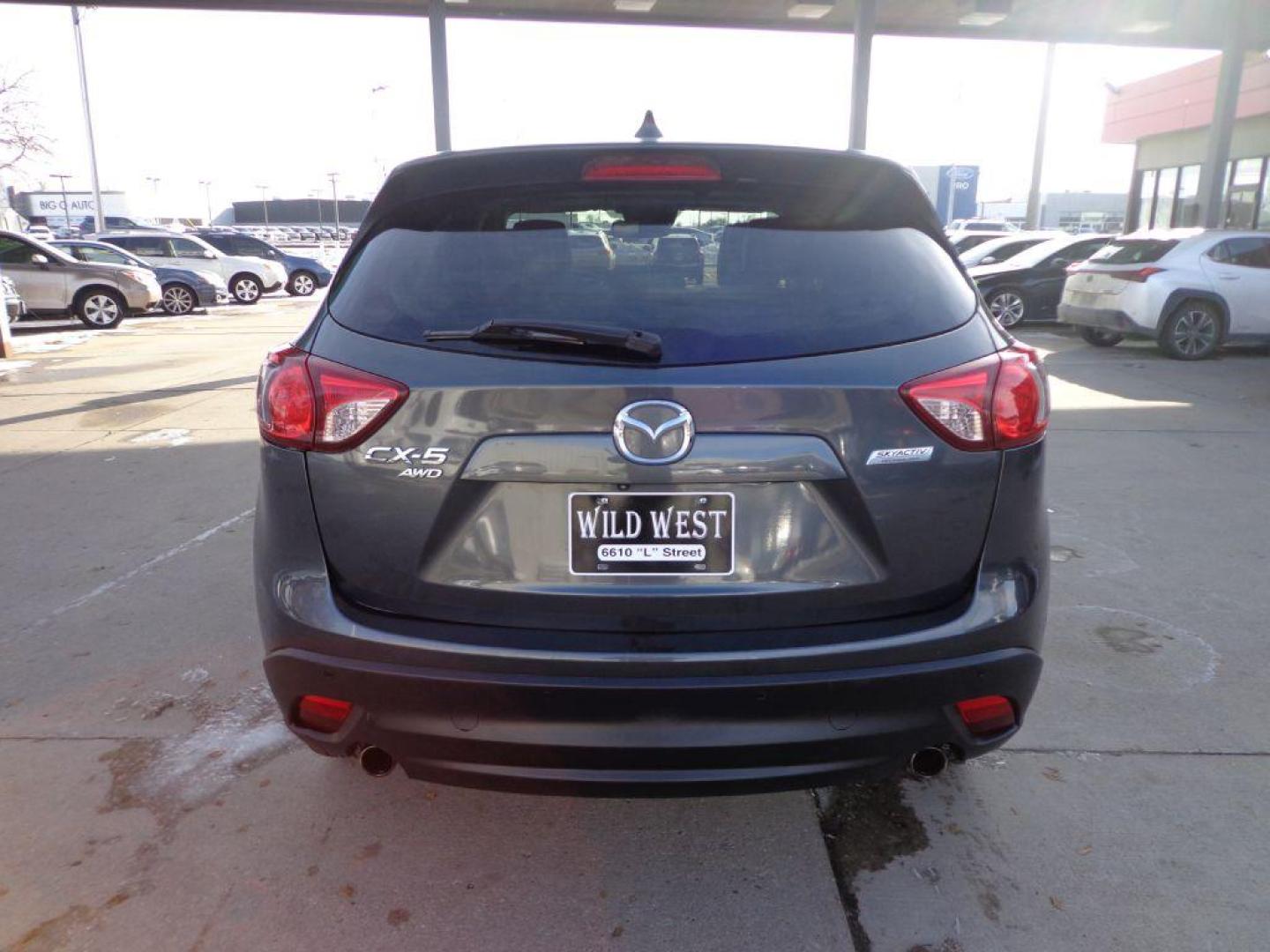2015 GRAY MAZDA CX-5 GT (JM3KE4DY8F0) with an 2.5L engine, Automatic transmission, located at 6610 L St., Omaha, NE, 68117, (402) 731-7800, 41.212872, -96.014702 - Photo#4