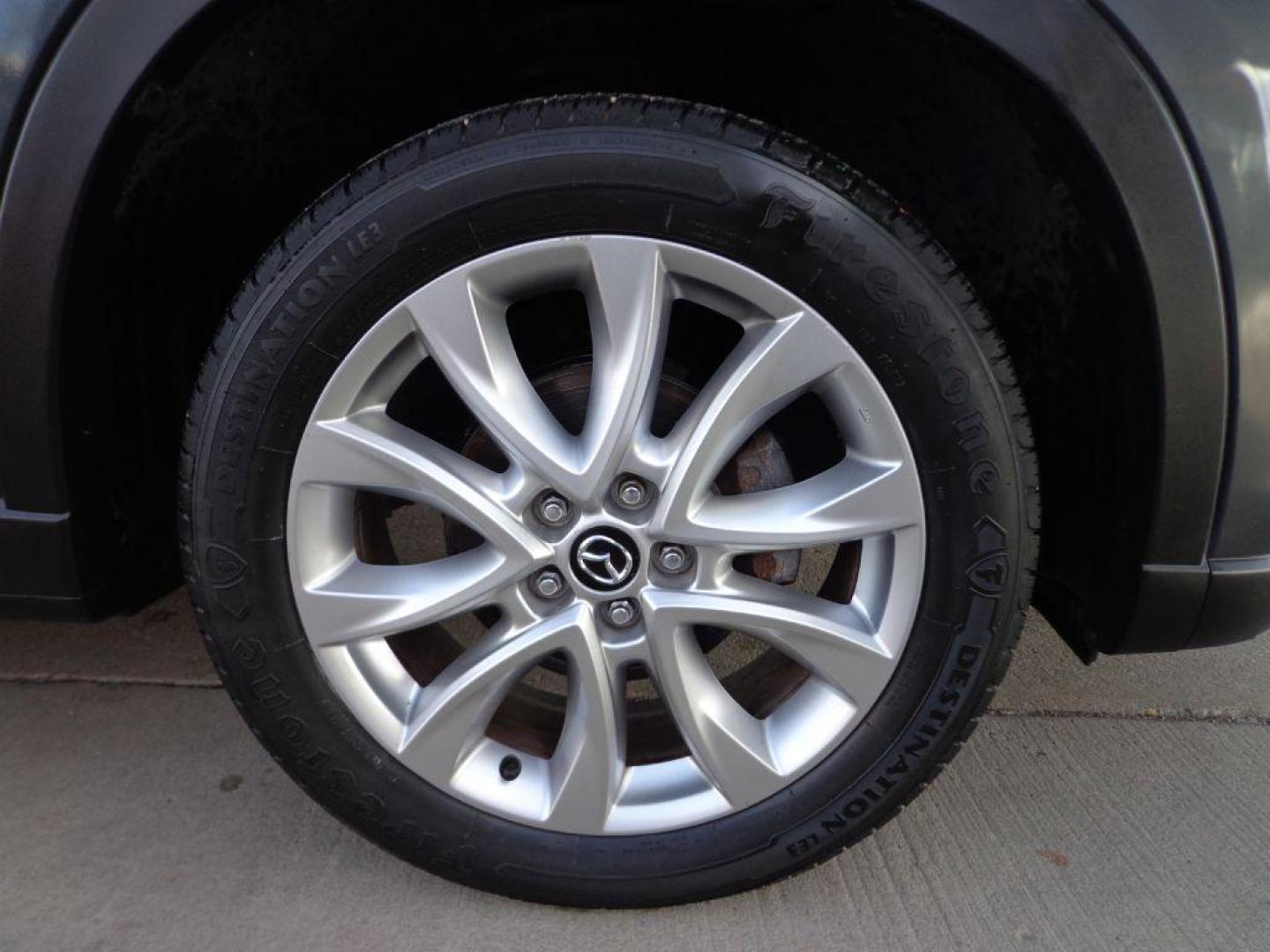 2015 GRAY MAZDA CX-5 GT (JM3KE4DY8F0) with an 2.5L engine, Automatic transmission, located at 6610 L St., Omaha, NE, 68117, (402) 731-7800, 41.212872, -96.014702 - Photo#8