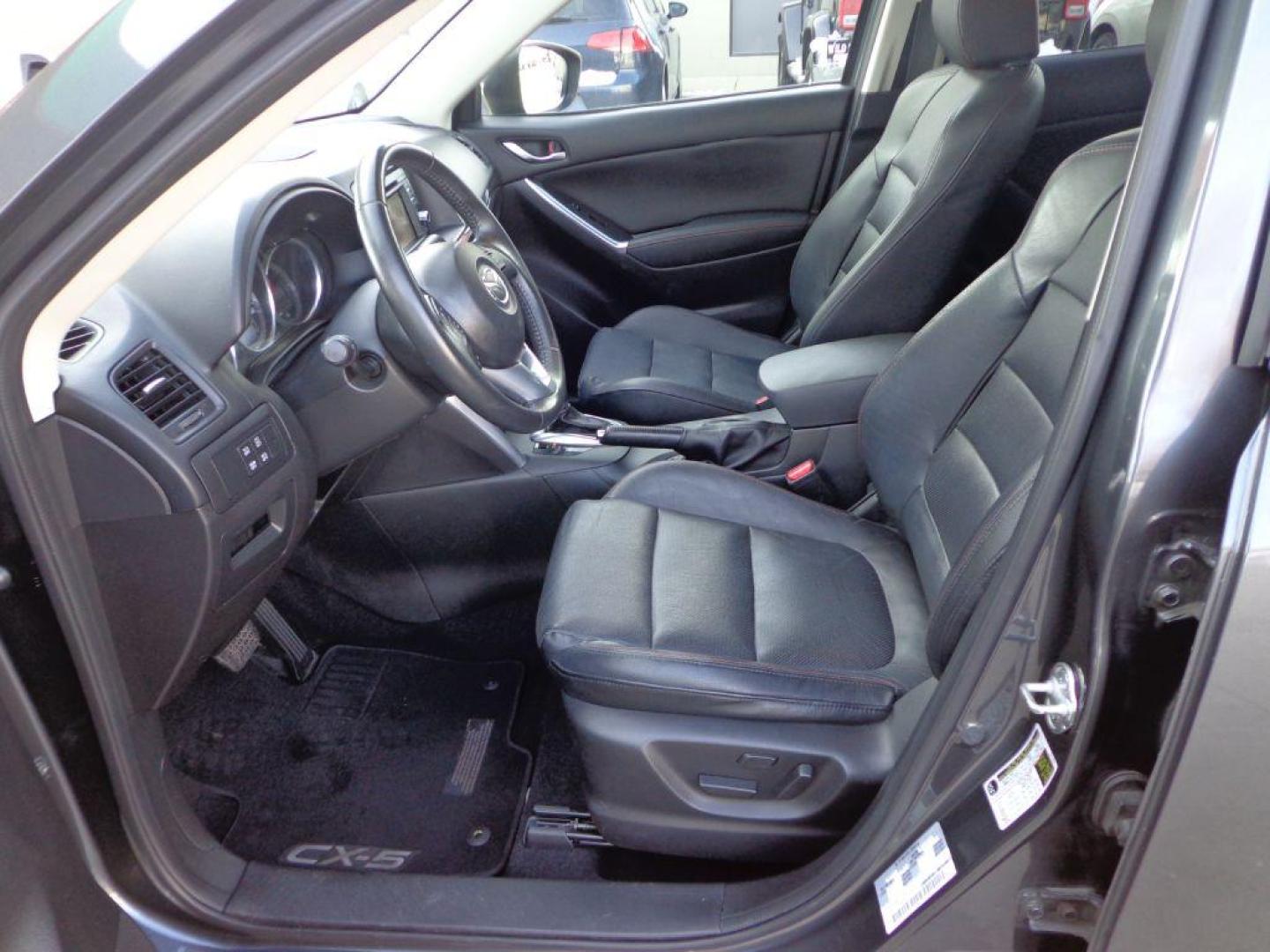 2015 GRAY MAZDA CX-5 GT (JM3KE4DY8F0) with an 2.5L engine, Automatic transmission, located at 6610 L St., Omaha, NE, 68117, (402) 731-7800, 41.212872, -96.014702 - Photo#12