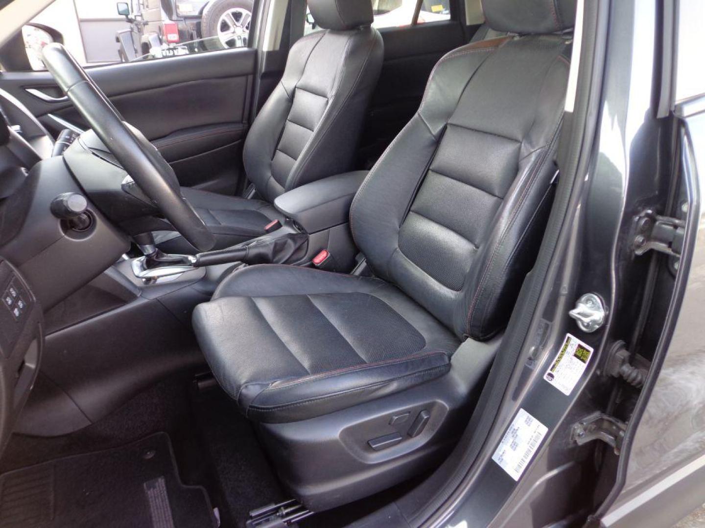 2015 GRAY MAZDA CX-5 GT (JM3KE4DY8F0) with an 2.5L engine, Automatic transmission, located at 6610 L St., Omaha, NE, 68117, (402) 731-7800, 41.212872, -96.014702 - Photo#13