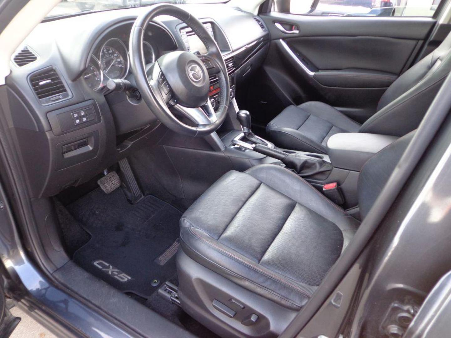 2015 GRAY MAZDA CX-5 GT (JM3KE4DY8F0) with an 2.5L engine, Automatic transmission, located at 6610 L St., Omaha, NE, 68117, (402) 731-7800, 41.212872, -96.014702 - Photo#14