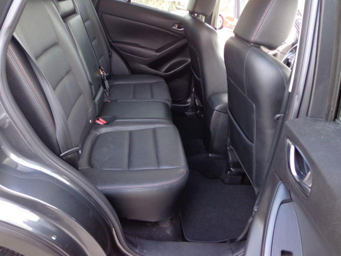 2015 GRAY MAZDA CX-5 GT (JM3KE4DY8F0) with an 2.5L engine, Automatic transmission, located at 6610 L St., Omaha, NE, 68117, (402) 731-7800, 41.212872, -96.014702 - Photo#18