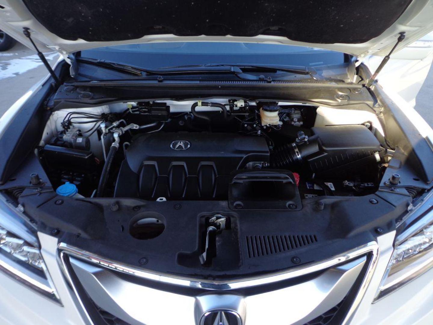 2016 WHITE ACURA RDX TECHNOLOGY (5J8TB4H55GL) with an 3.5L engine, Automatic transmission, located at 6610 L St., Omaha, NE, 68117, (402) 731-7800, 41.212872, -96.014702 - THIS VEHICLE HAS A BEEN FULLY INSPECTED AND HAS A CLEAN TITLE WITH A FREE CARFAX REPORT PROVIDED! TECH PACKAGE WITH A CLEAN CARFAX, LOW MILEAGE, NAV AND NEWER TIRES! *****We have found that most customers do the majority of their shopping online before visiting a ealership. For this reason we f - Photo#11